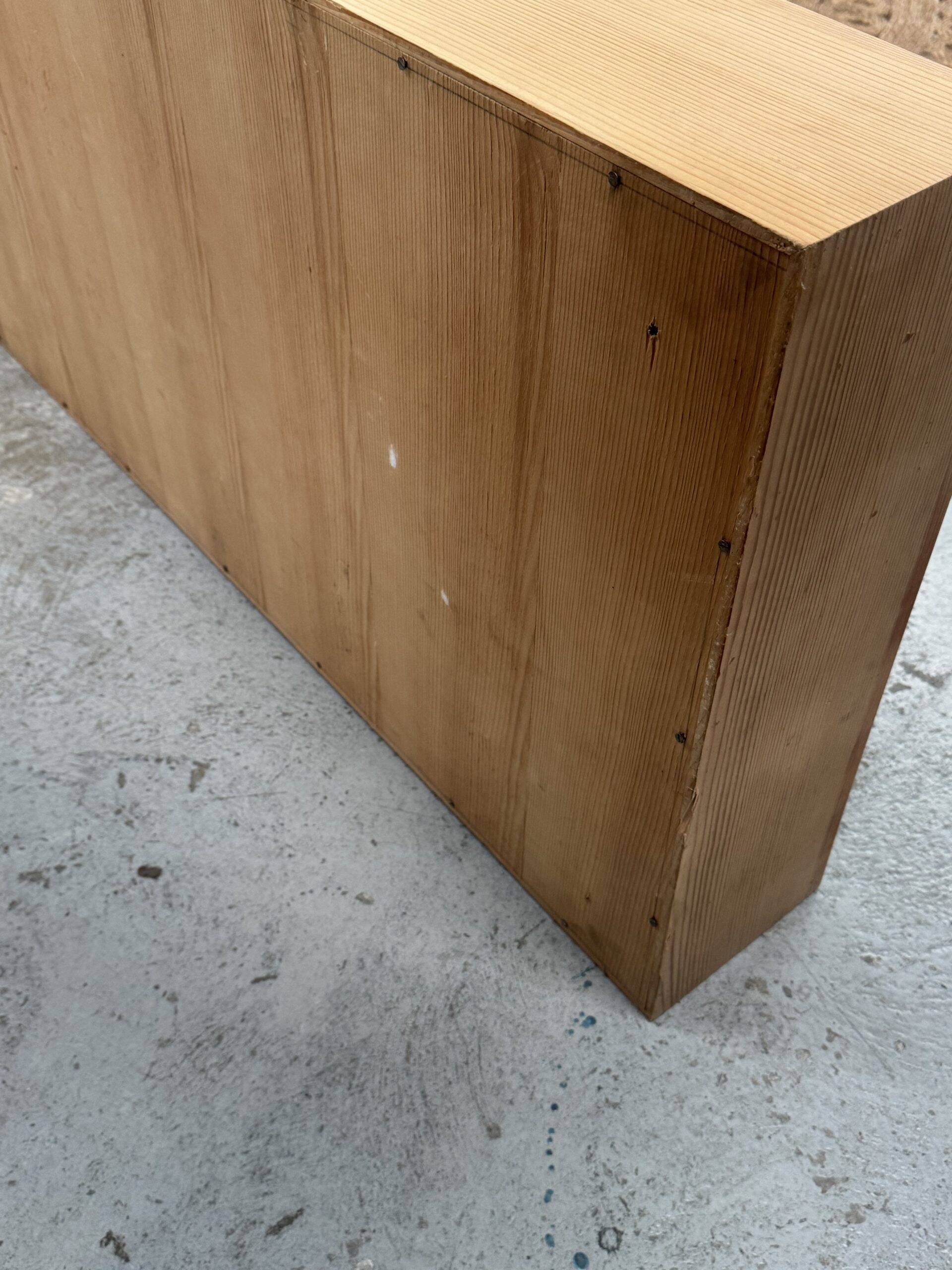 Étagère en bois