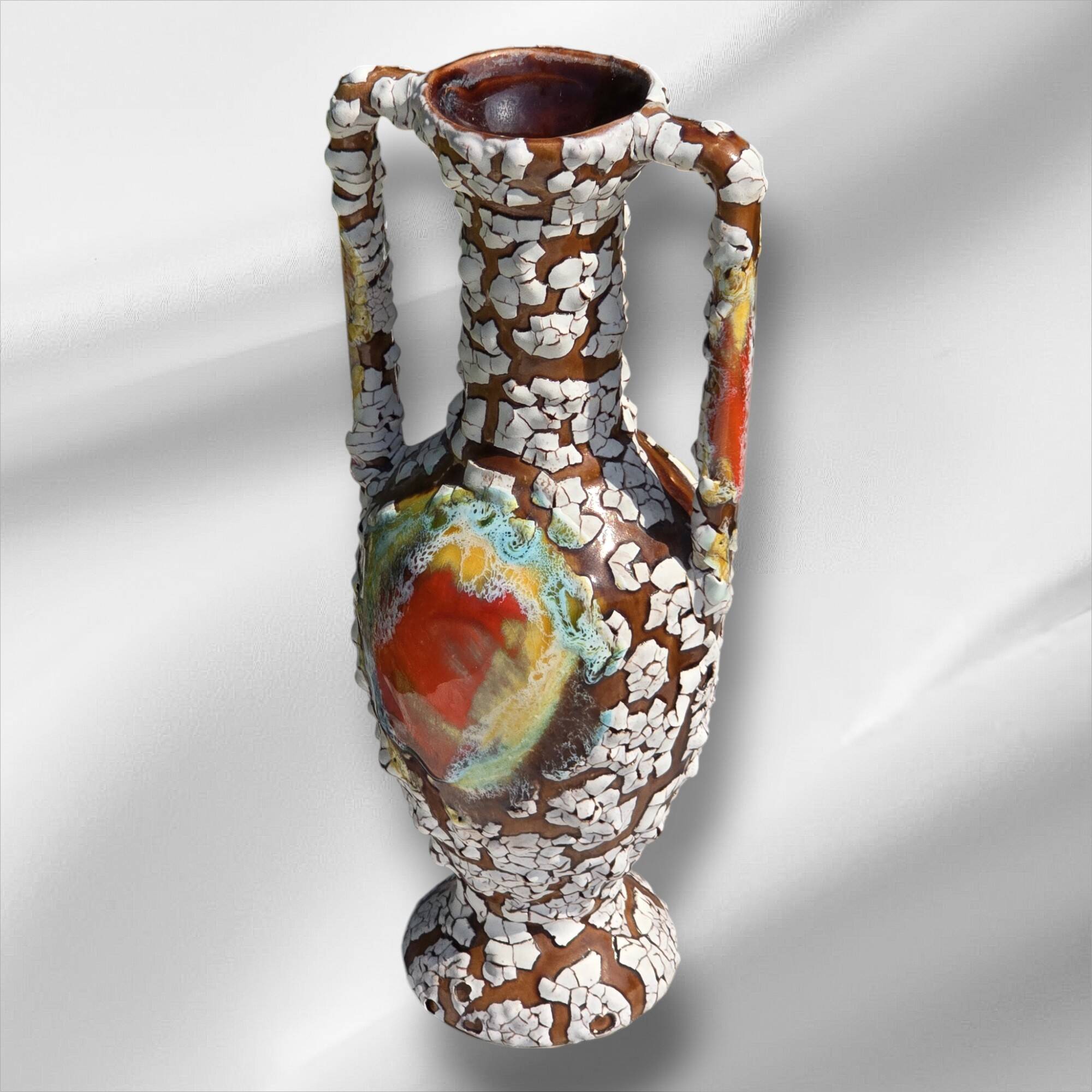 Vase amphore en écume de mer, France