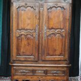 Walnut cabinet, 18th