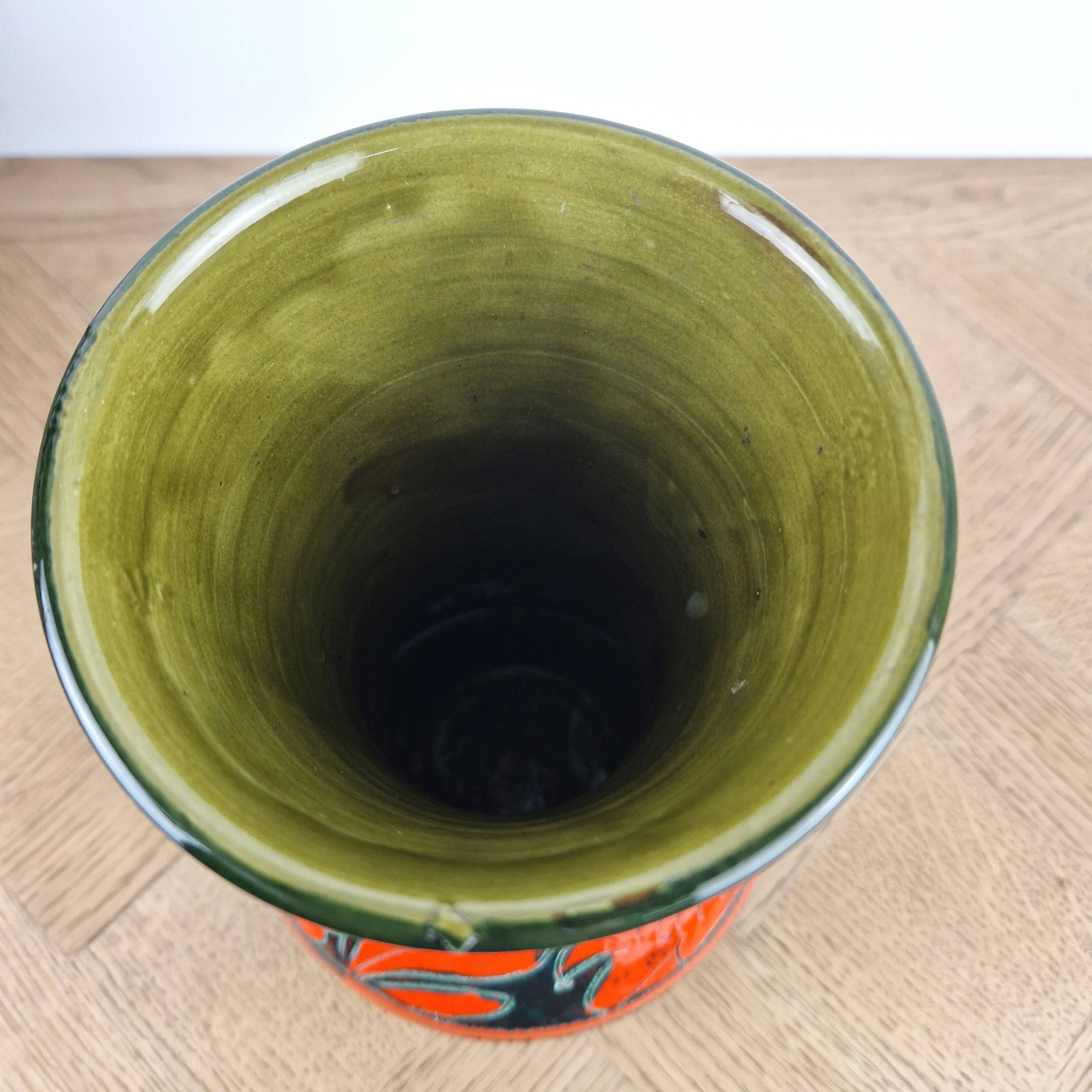 Large Sgraffito vase, structured ceramic from the 1950s.