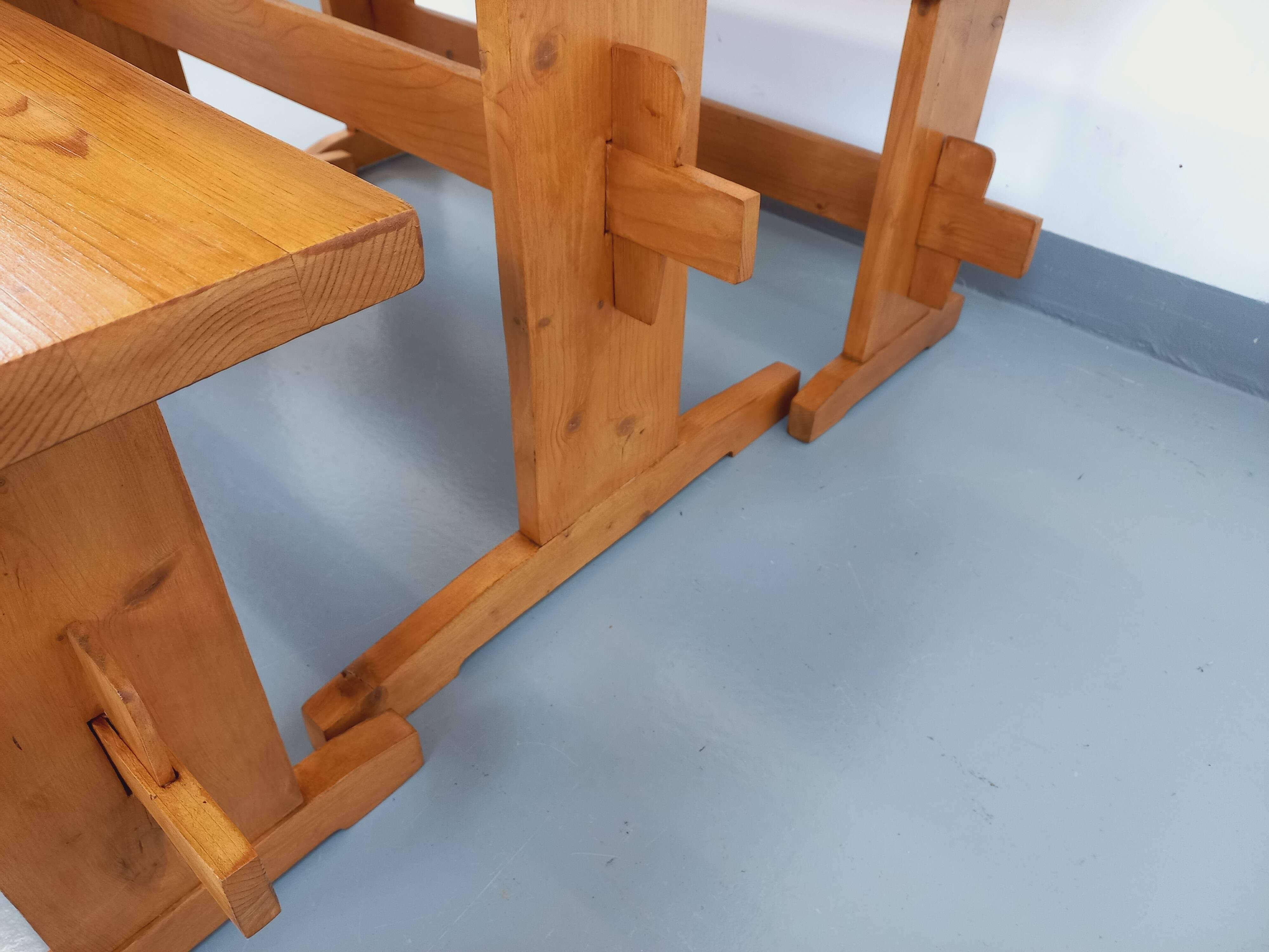 Suite of a table and 2 vintage fir benches from the 60s