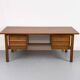 Bureau en teck du milieu du siècle par Svend Åge Madsen pour Sigurd Hansen, années 1960.