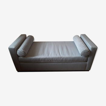 Day bed escher grey fabric & round cushions