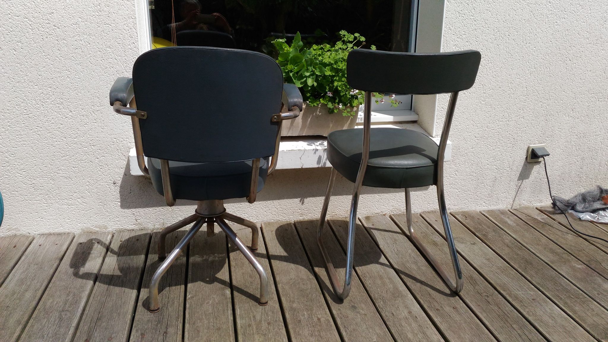 Fauteuil et chaise d'administration