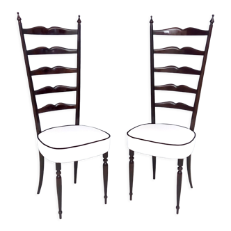 Pair of vintage beech Chiavari chairs with white upholstery, Italy.
