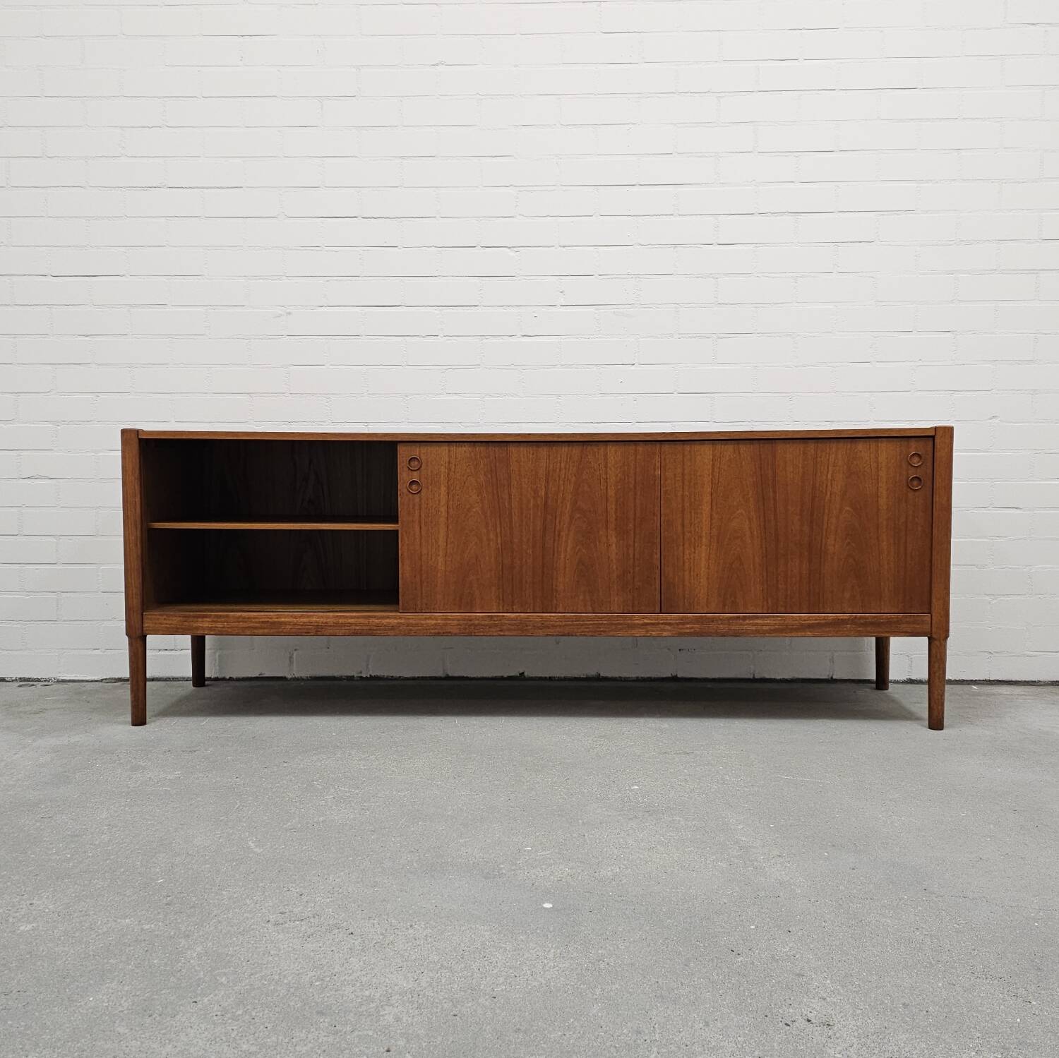 Buffet bas ou buffet vintage du Danemark