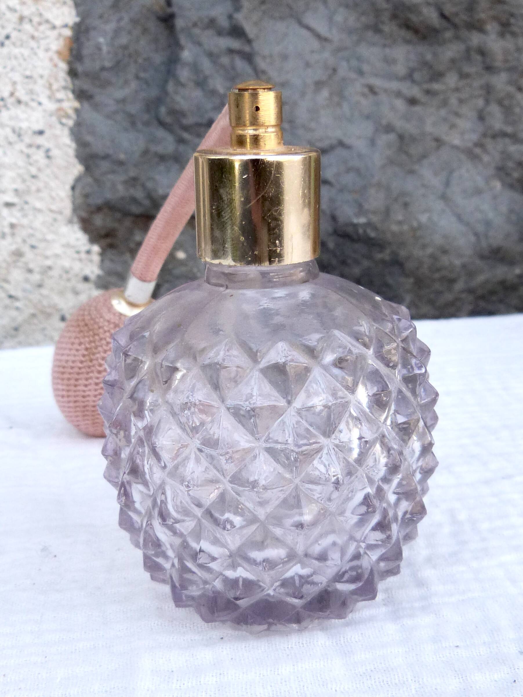 Perfume spray with pear