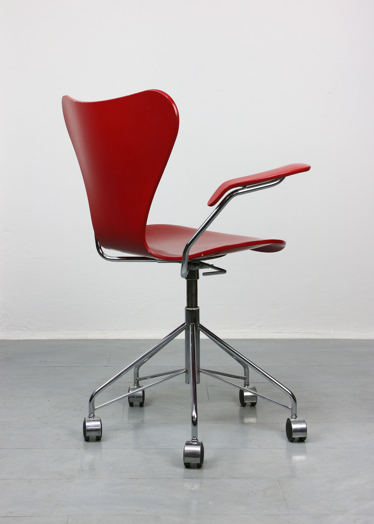 Chaise modèle 3217 Red Swivel par Arne Jacobsen pour Fritz Hansen