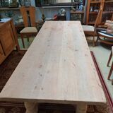Farm table
