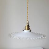 Pendant in serrated opaline