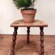 Tabouret ancien tripode en bois