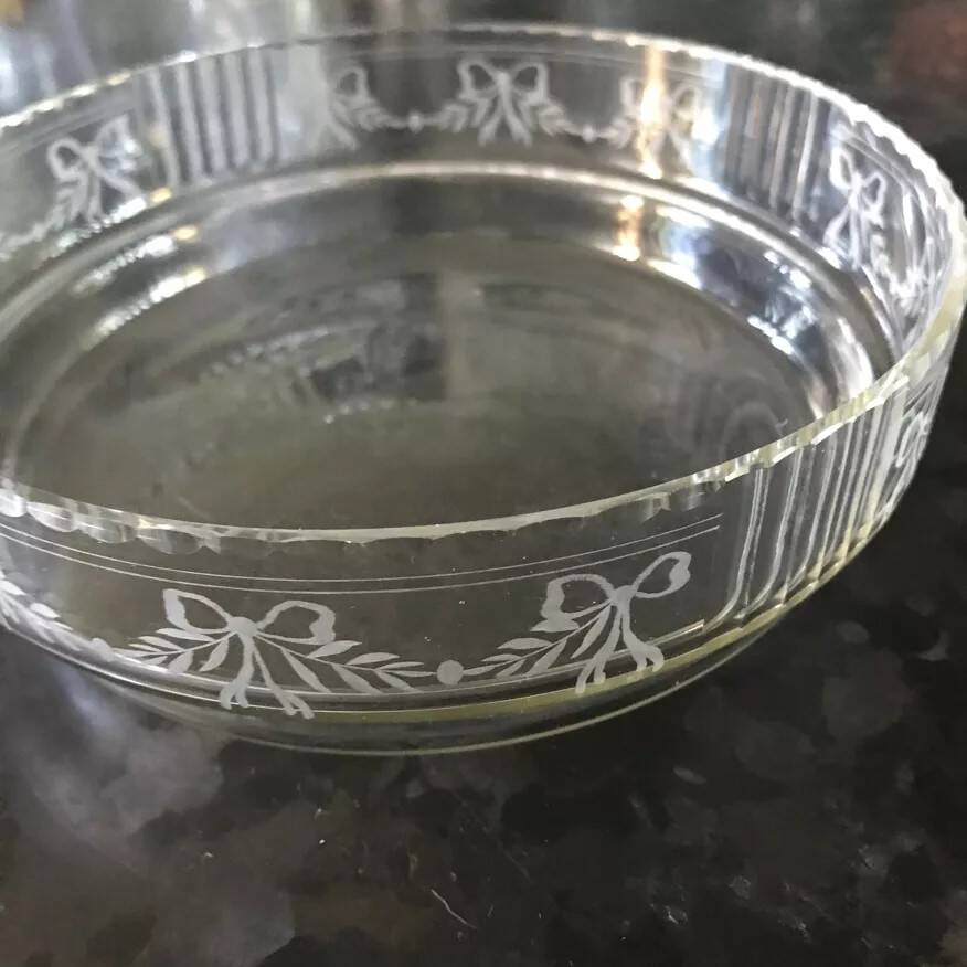 Chiseled glass pocket tray