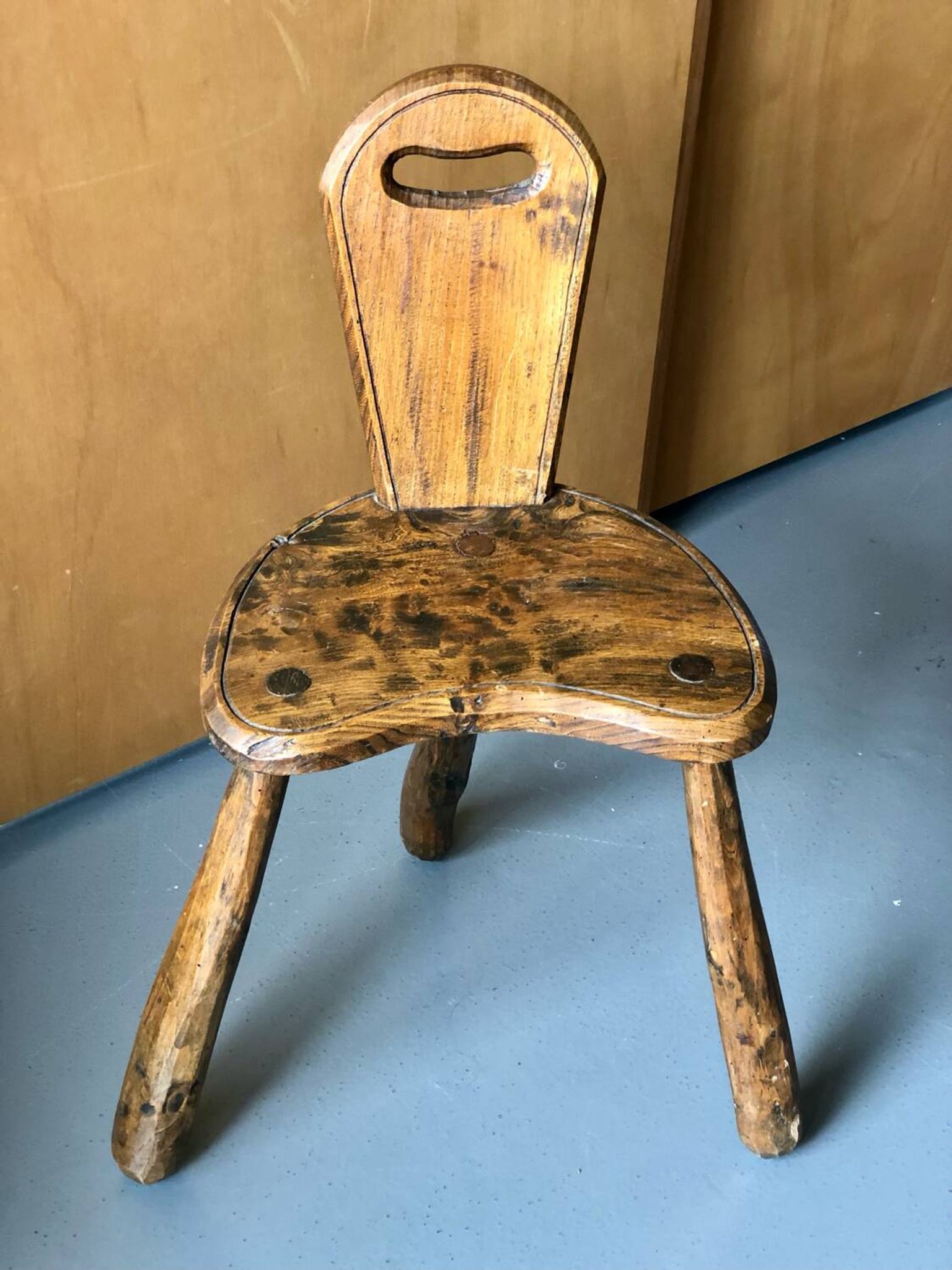Chaise de traite tripode