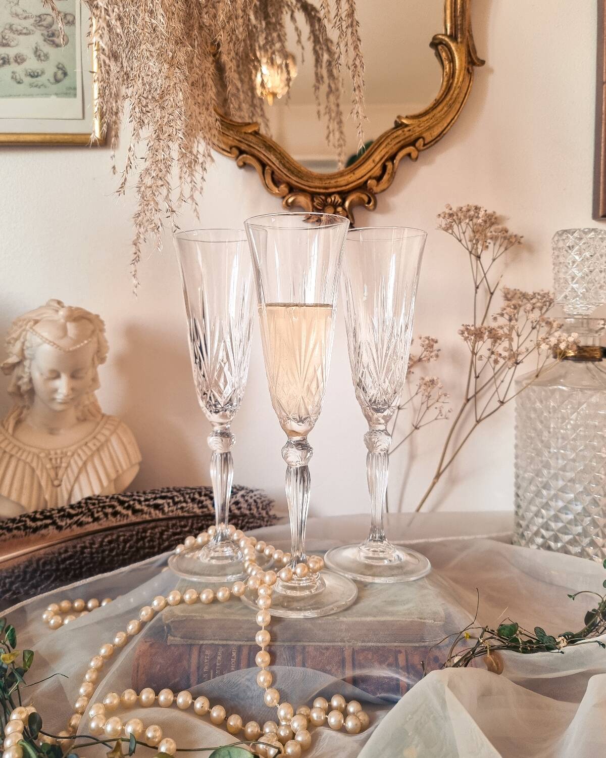 3 crystal Champagne flutes