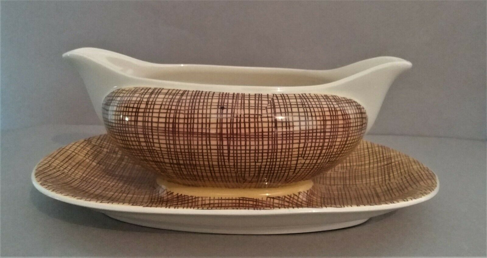 Saucière en faïence Villeroy et Boch modèle Bern années 60