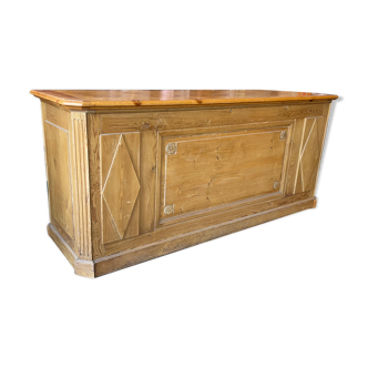 Diamond-paneled bank
