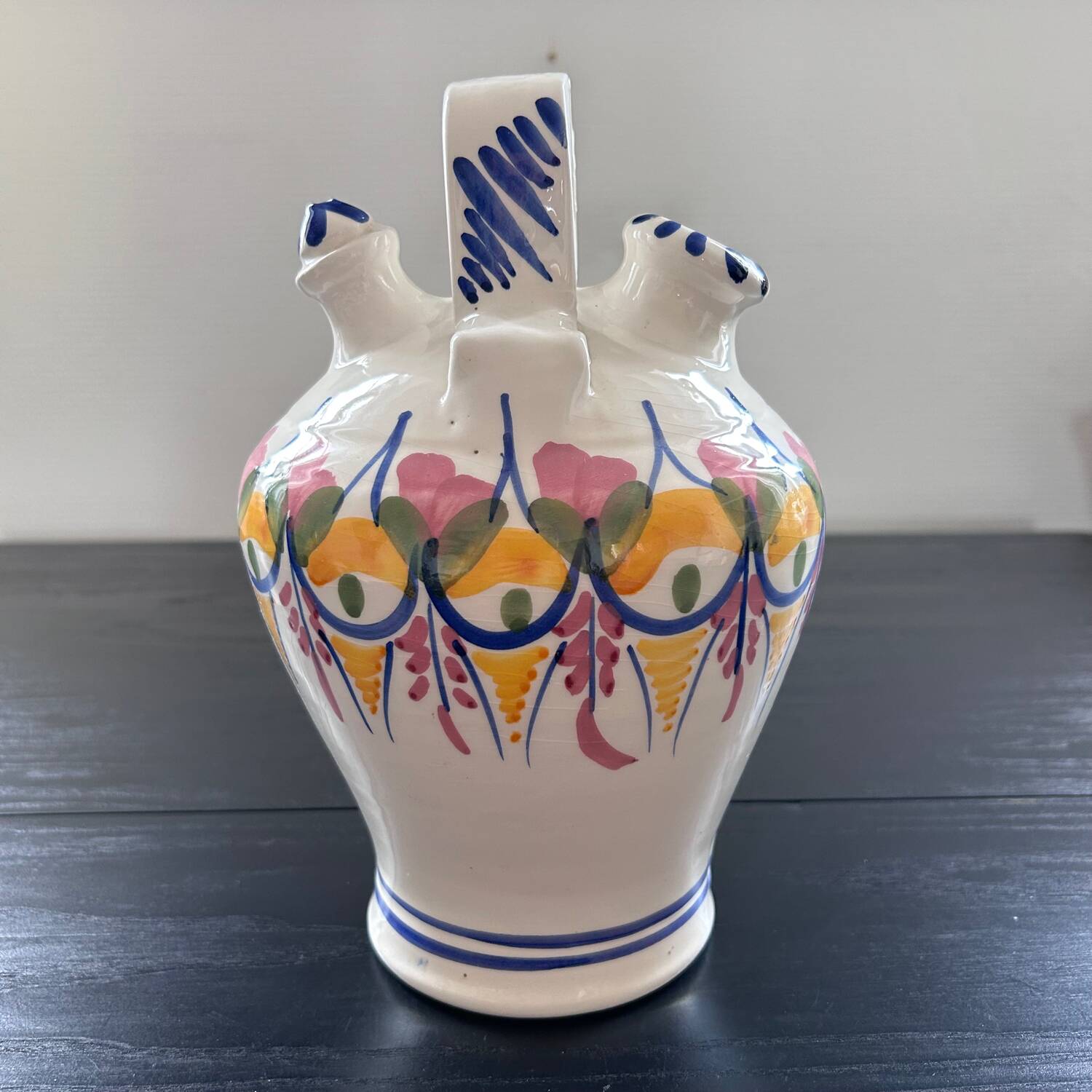 Water bottle with floral decoration