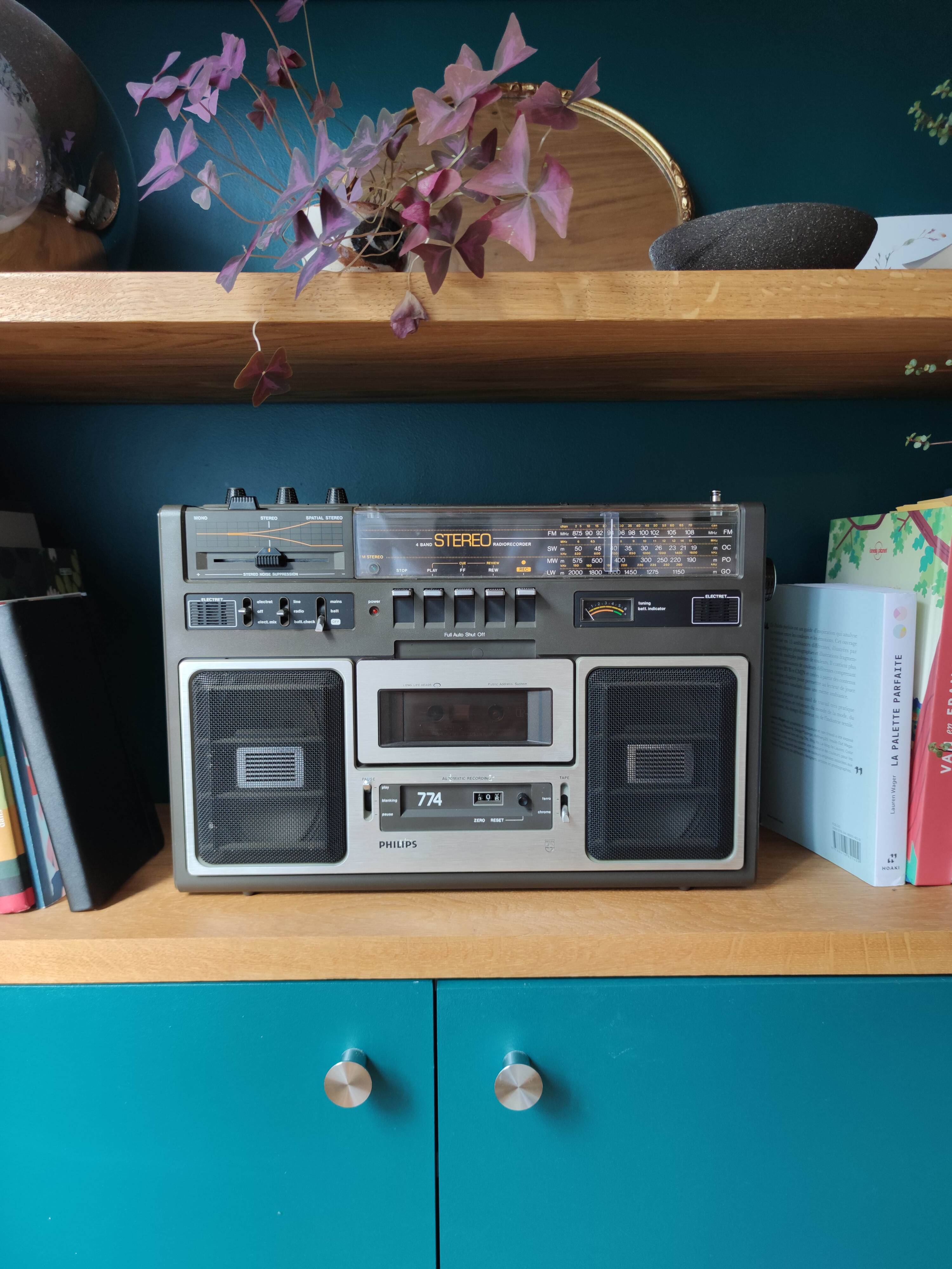 Philips AR774 1978 Cassette Radio - A Piece of Vintage History