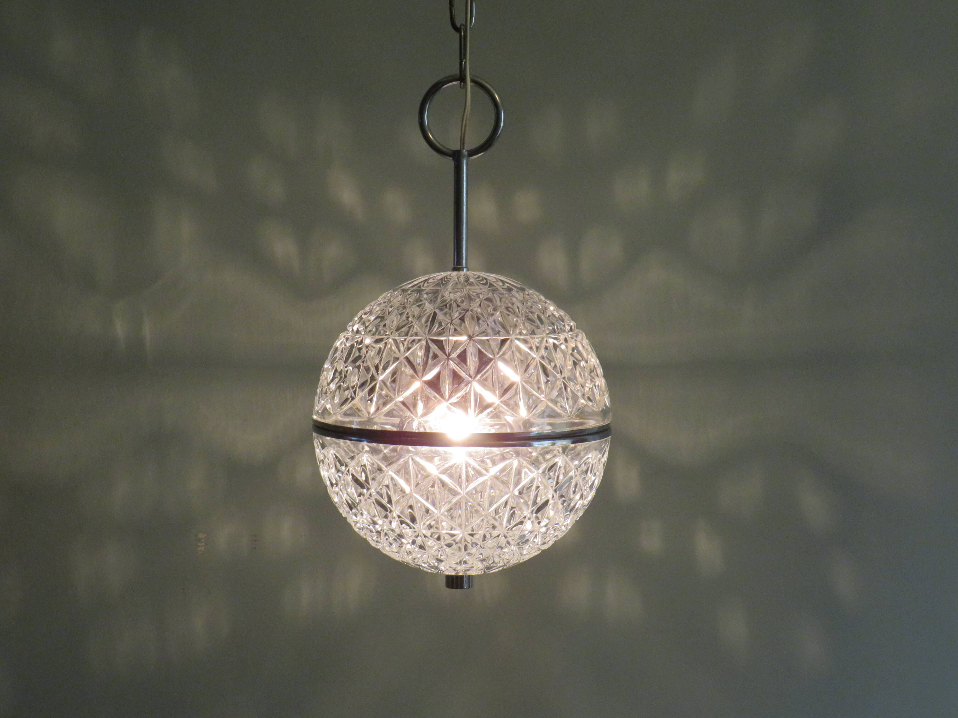 Spherical suspension in cut glass, Belgium 1960-1970