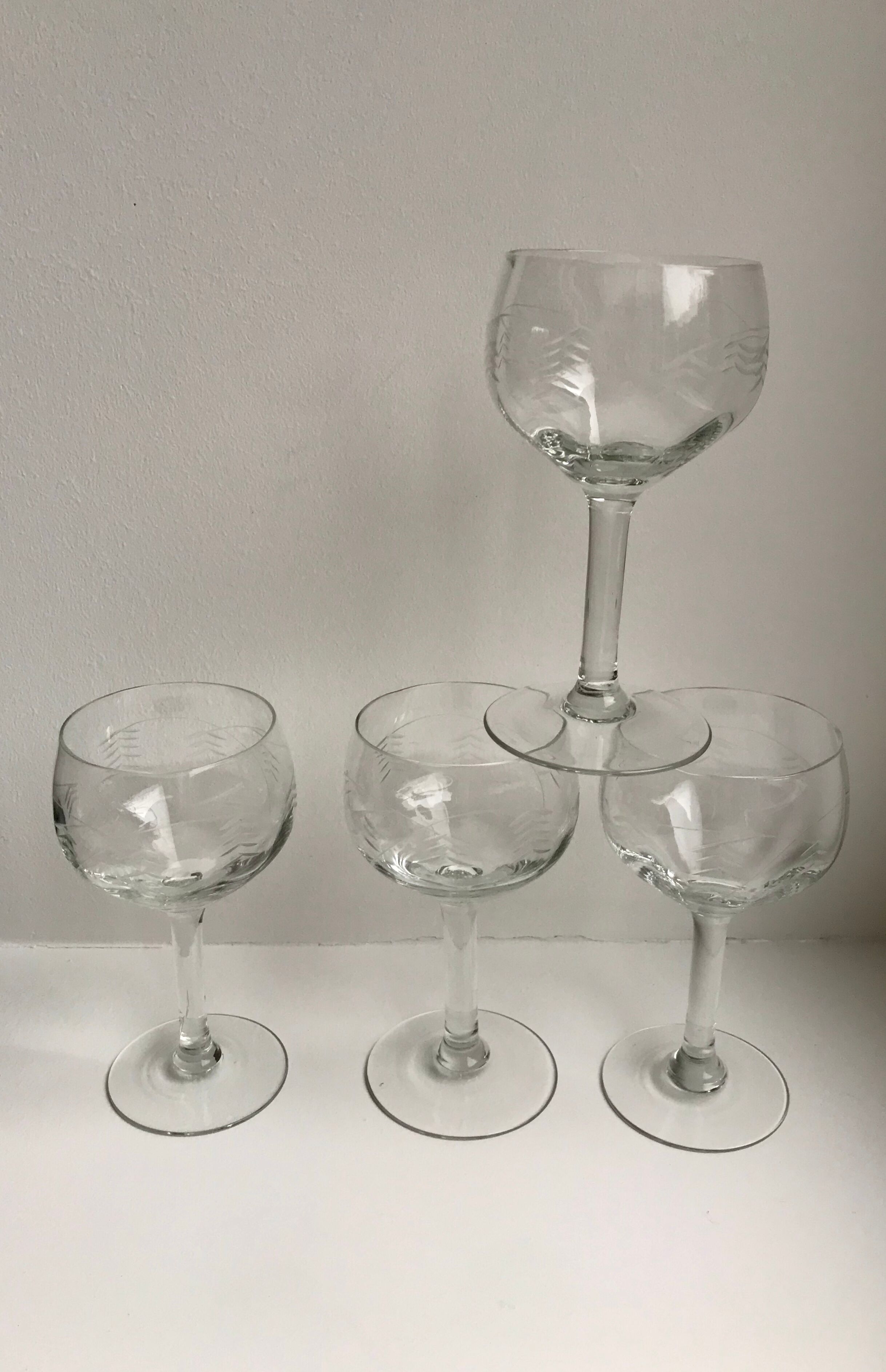 Set of 4 crystal wine glasses engraved 50-60s