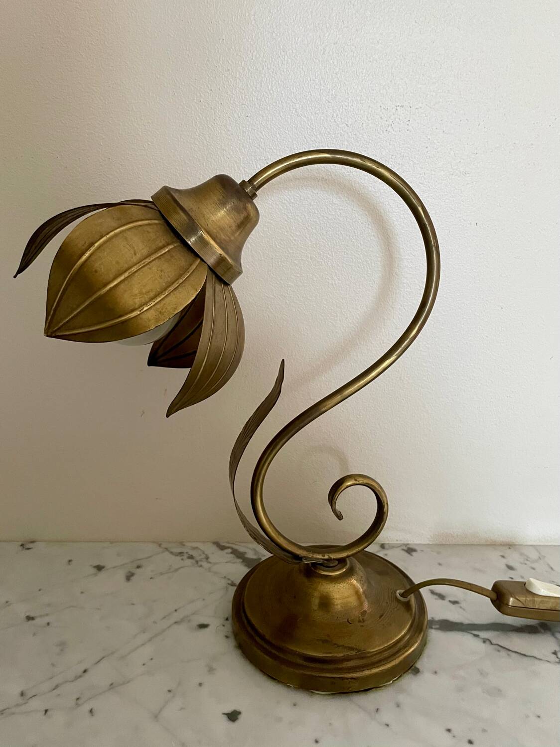 Brass flower lamp