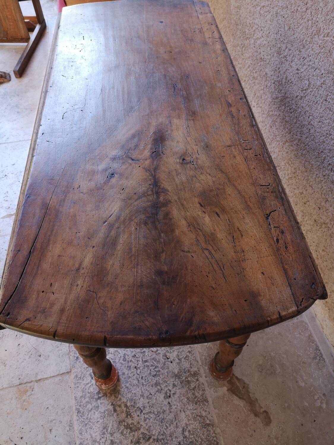 Round solid wood table 4 legs