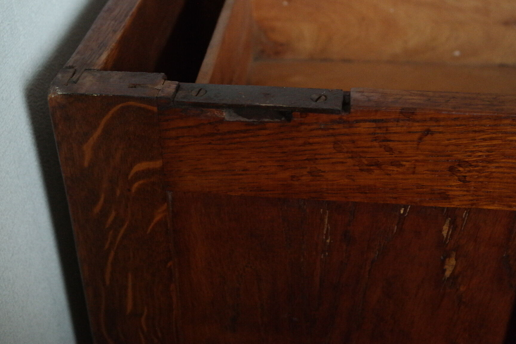 Bureau caisson d'atelier vintage en chêne