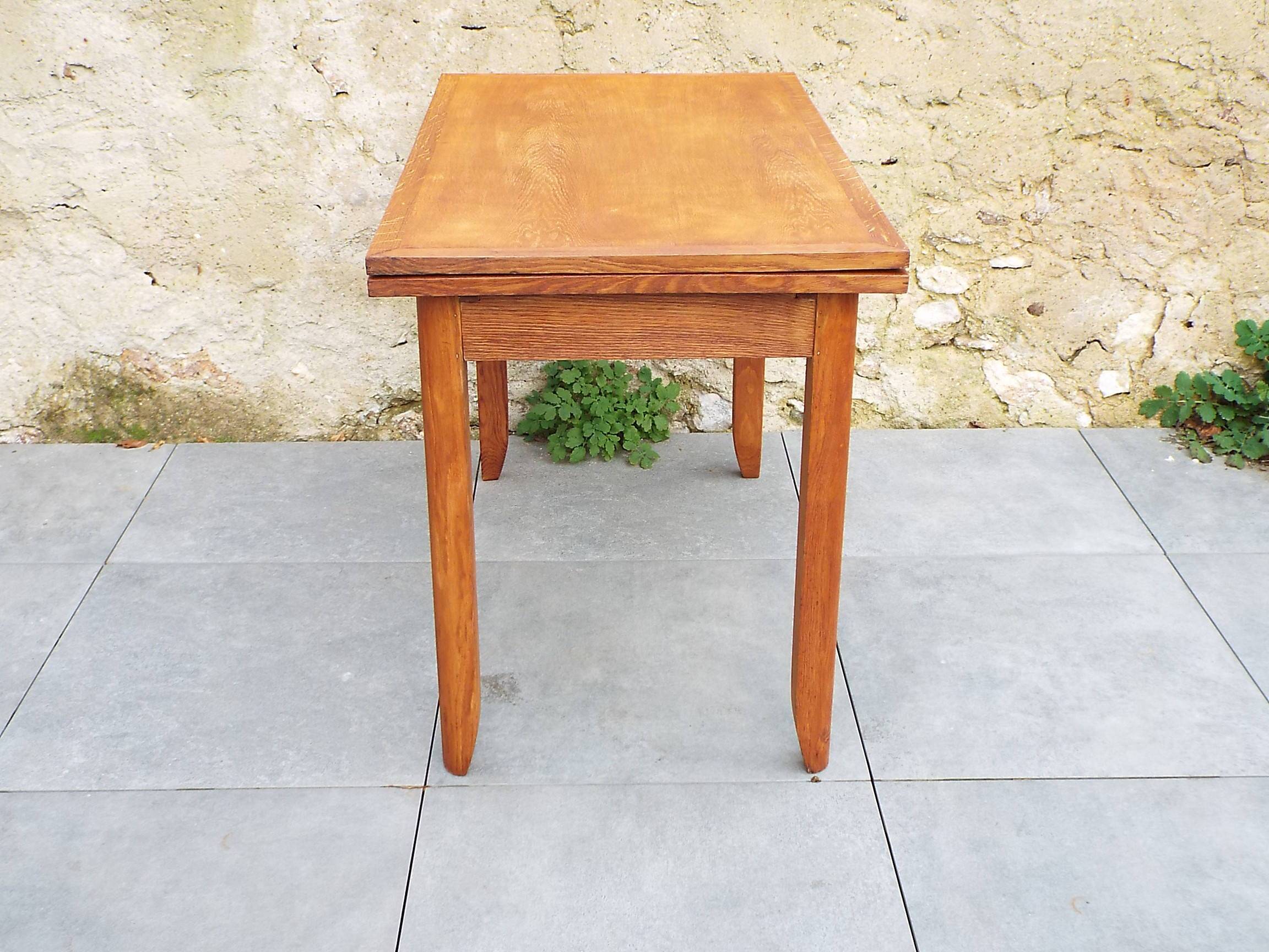 Table style art déco