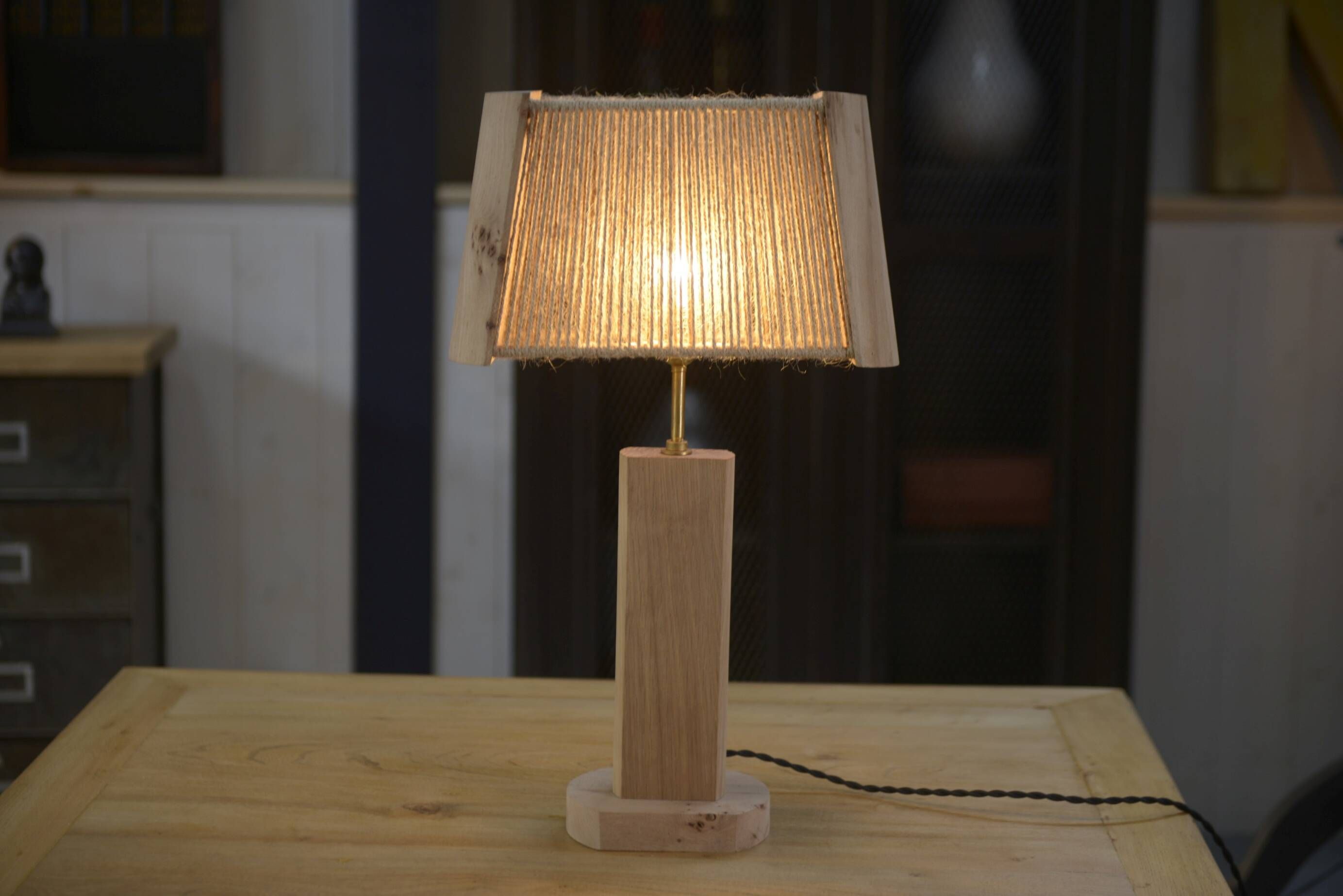 Brutalist lamp in elm and solid oak with a cord shade – 1980s