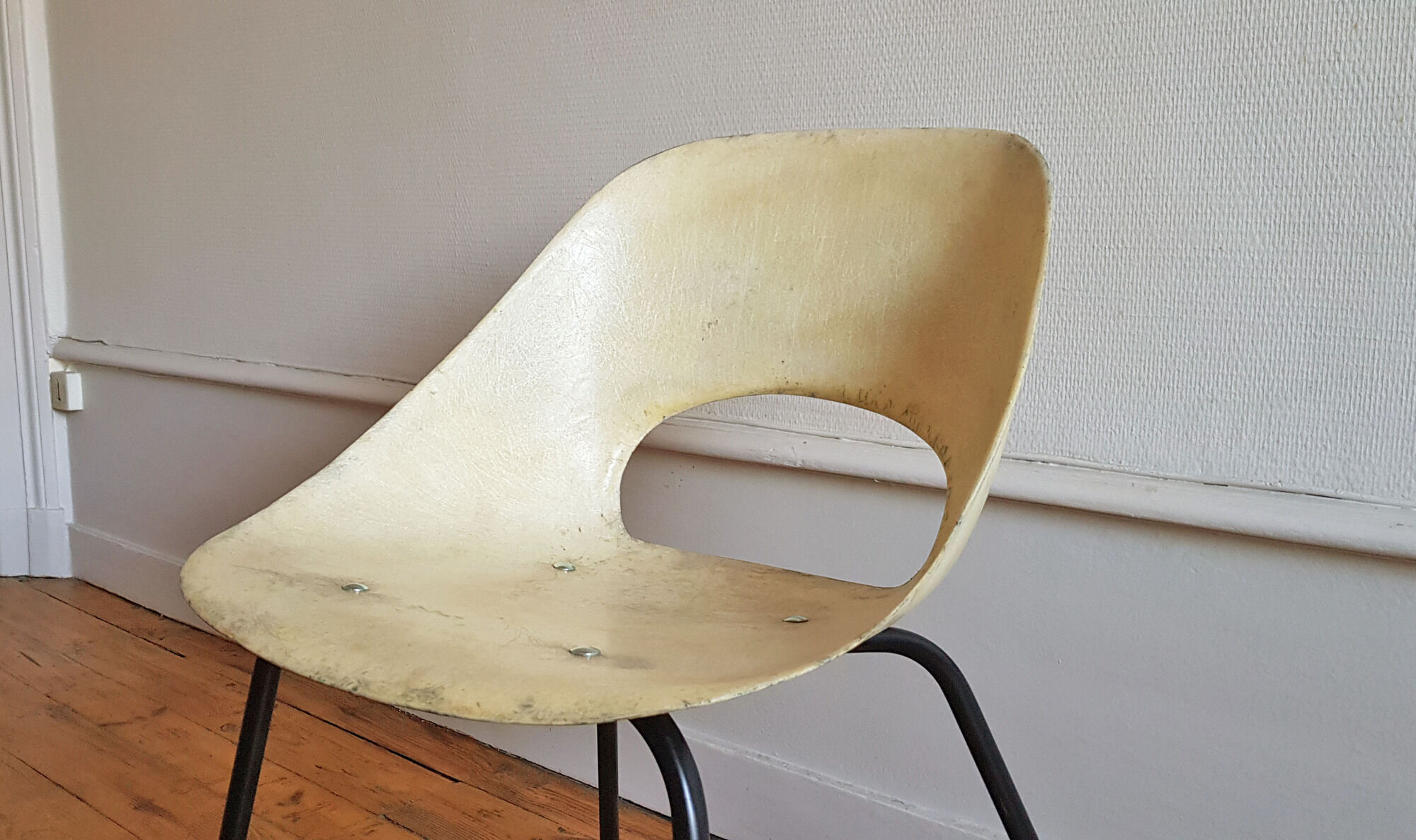 Chaises tulipe de Pierre Guariche par Steiner fibre de verre