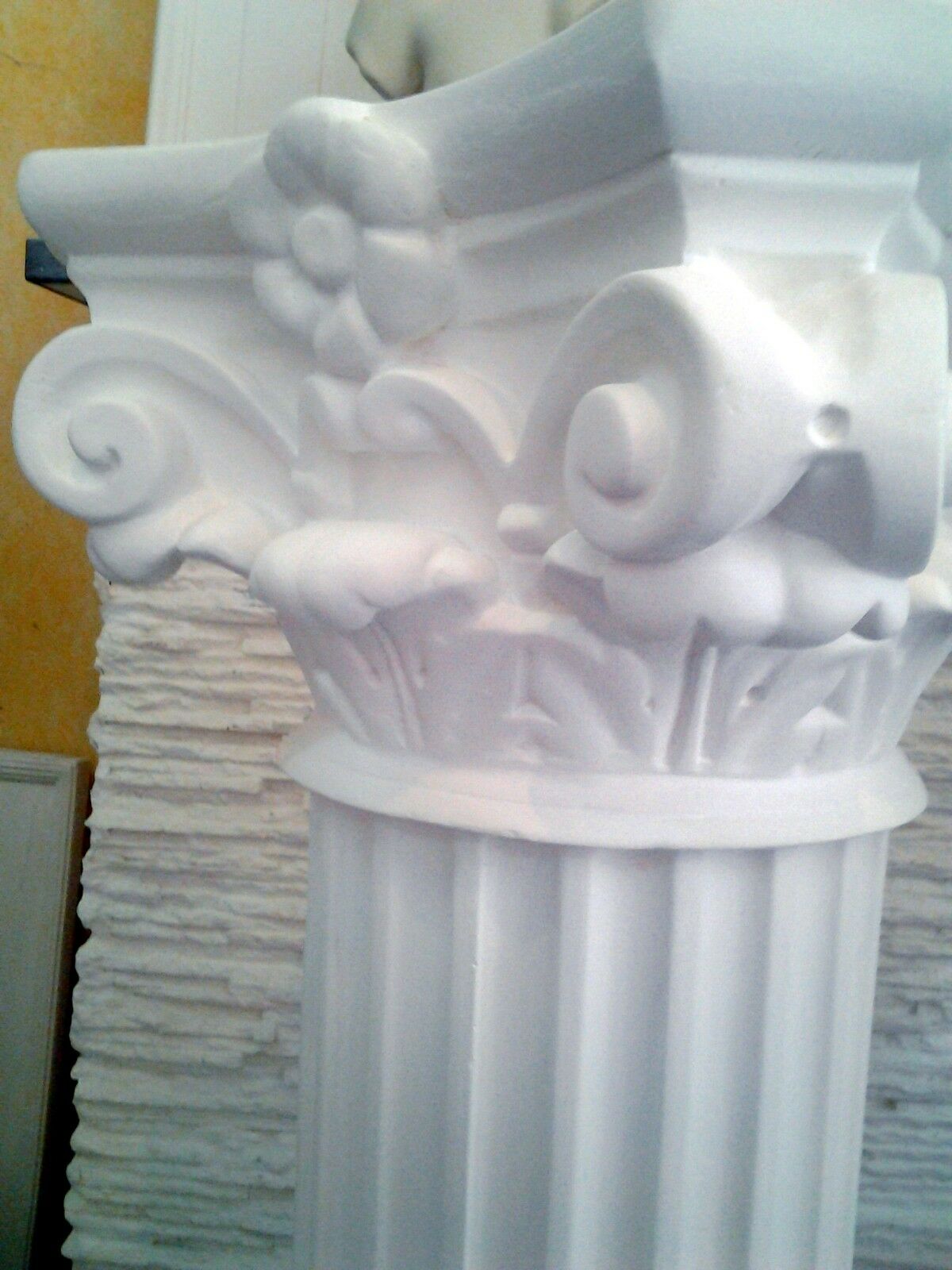 Corinthian column pillar