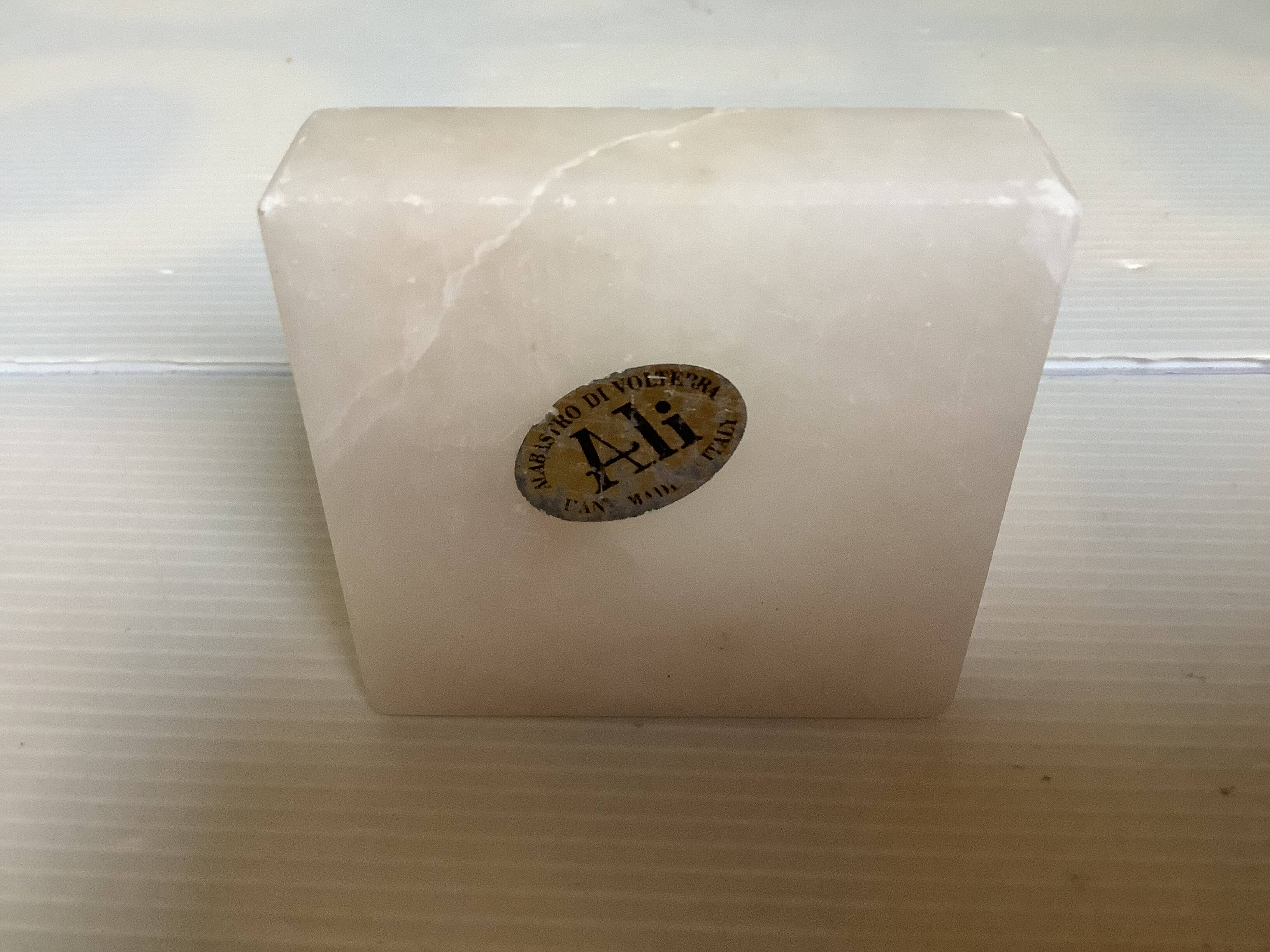 Cendrier individuel en albâtre