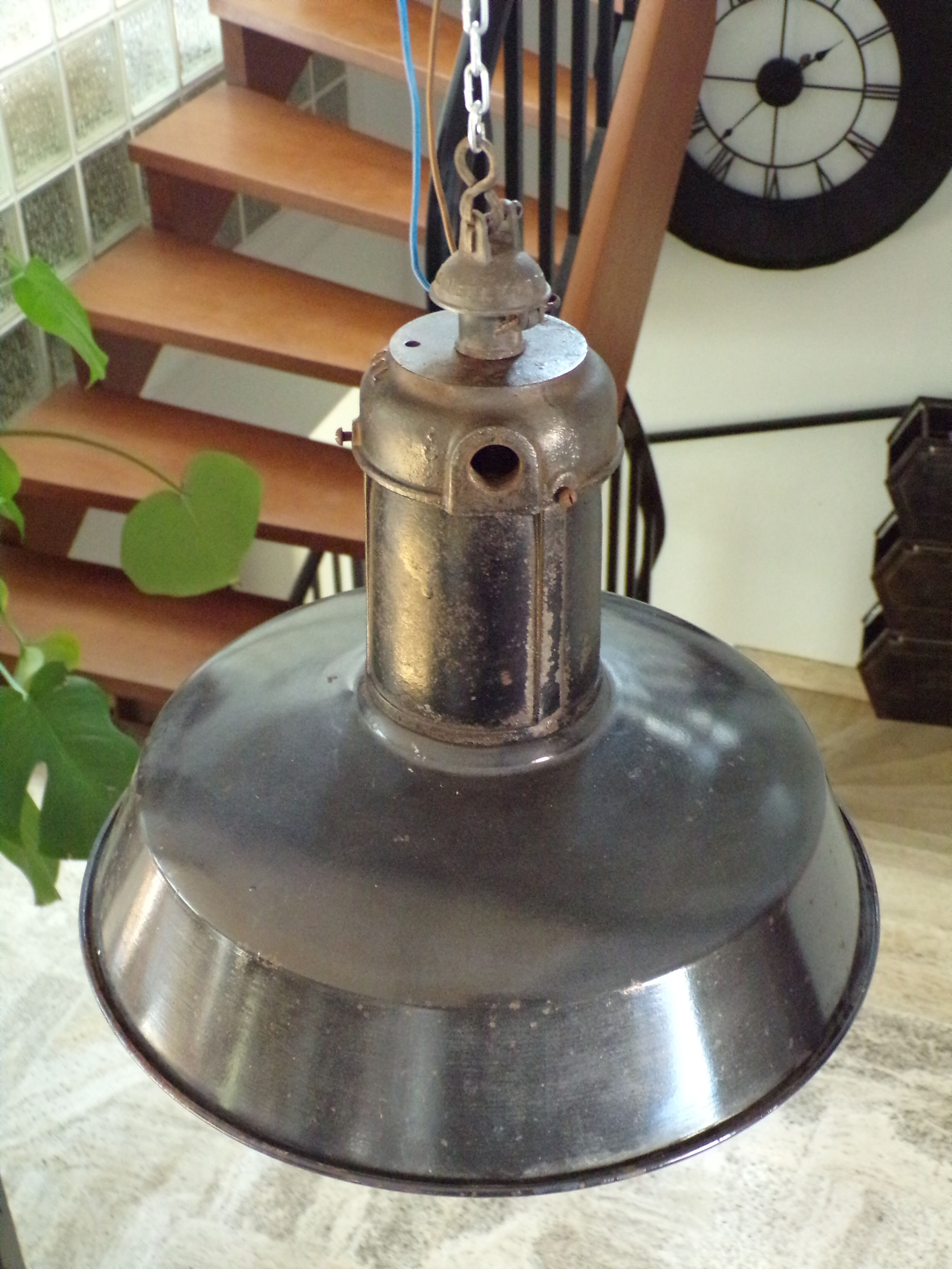 Suspension enamelled sheet gal