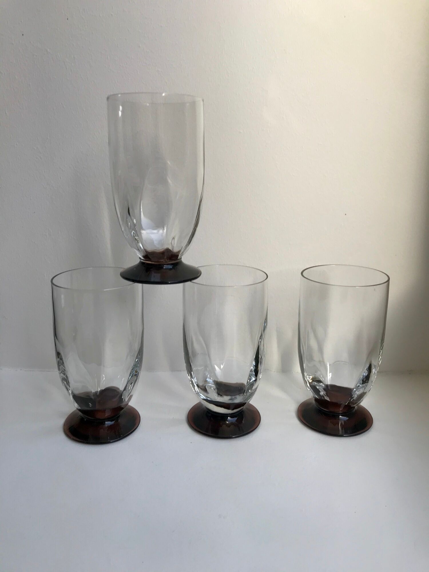 Set of 4 small glasses / flutes with purple feet art deco 30s