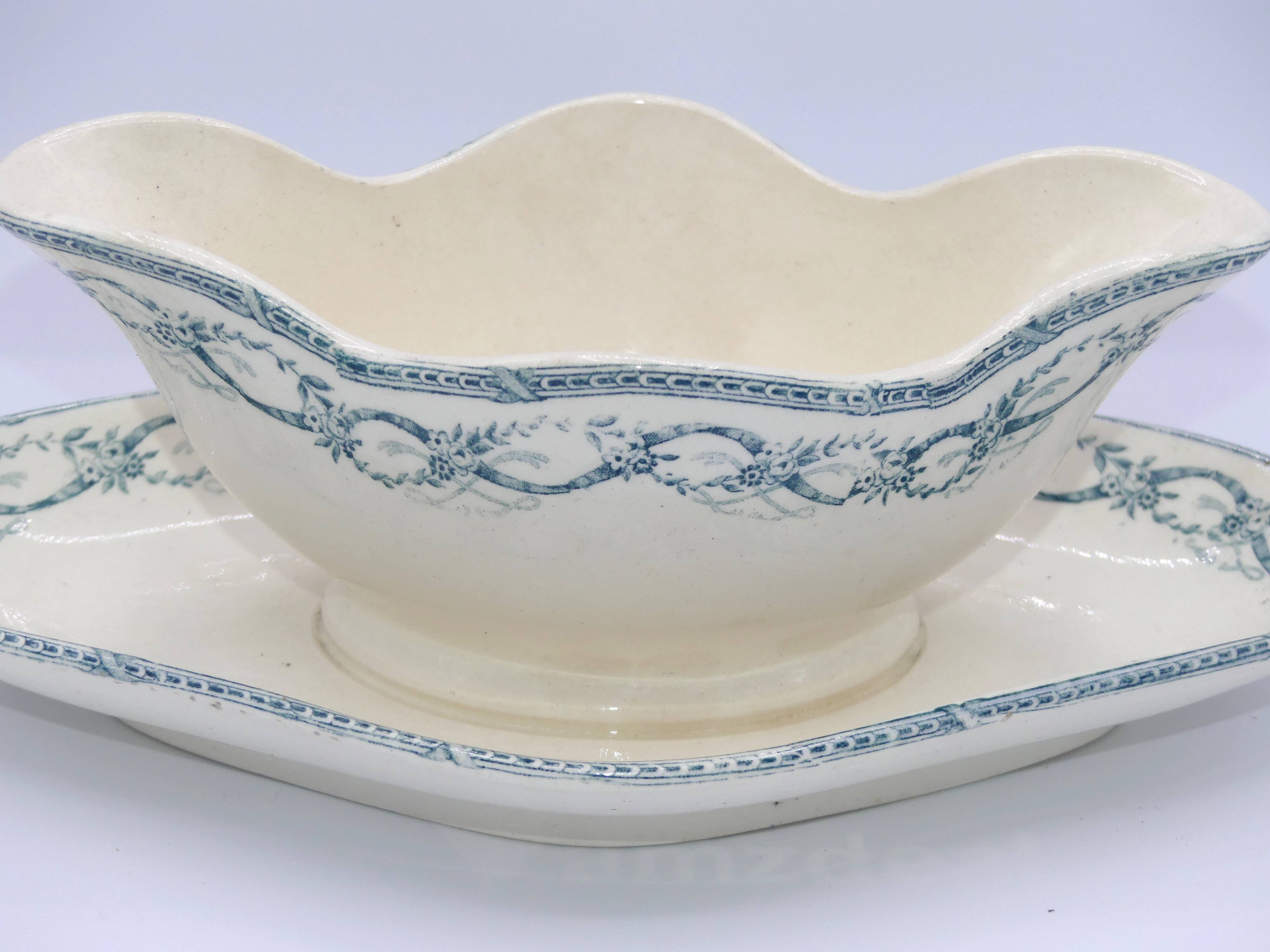 Terre de fer sauce boat Salins Récamier