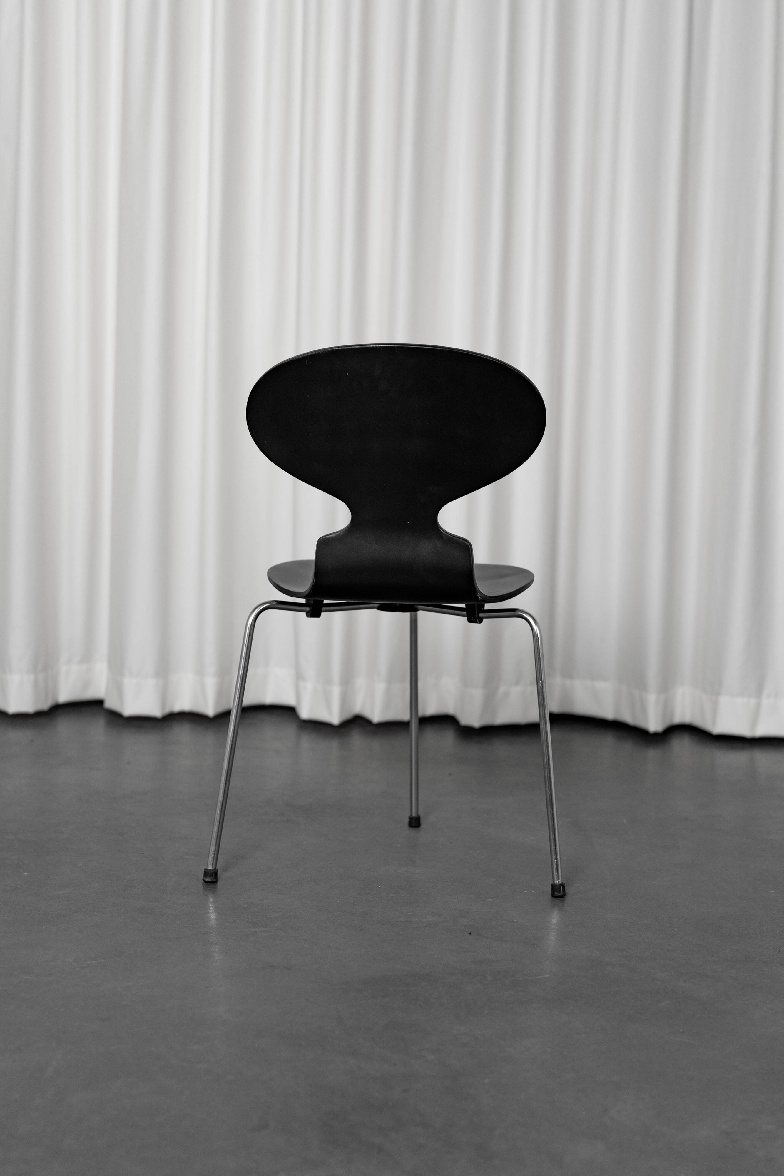 Arne Jacobsen tripod ant chair for Fritz Hansen
