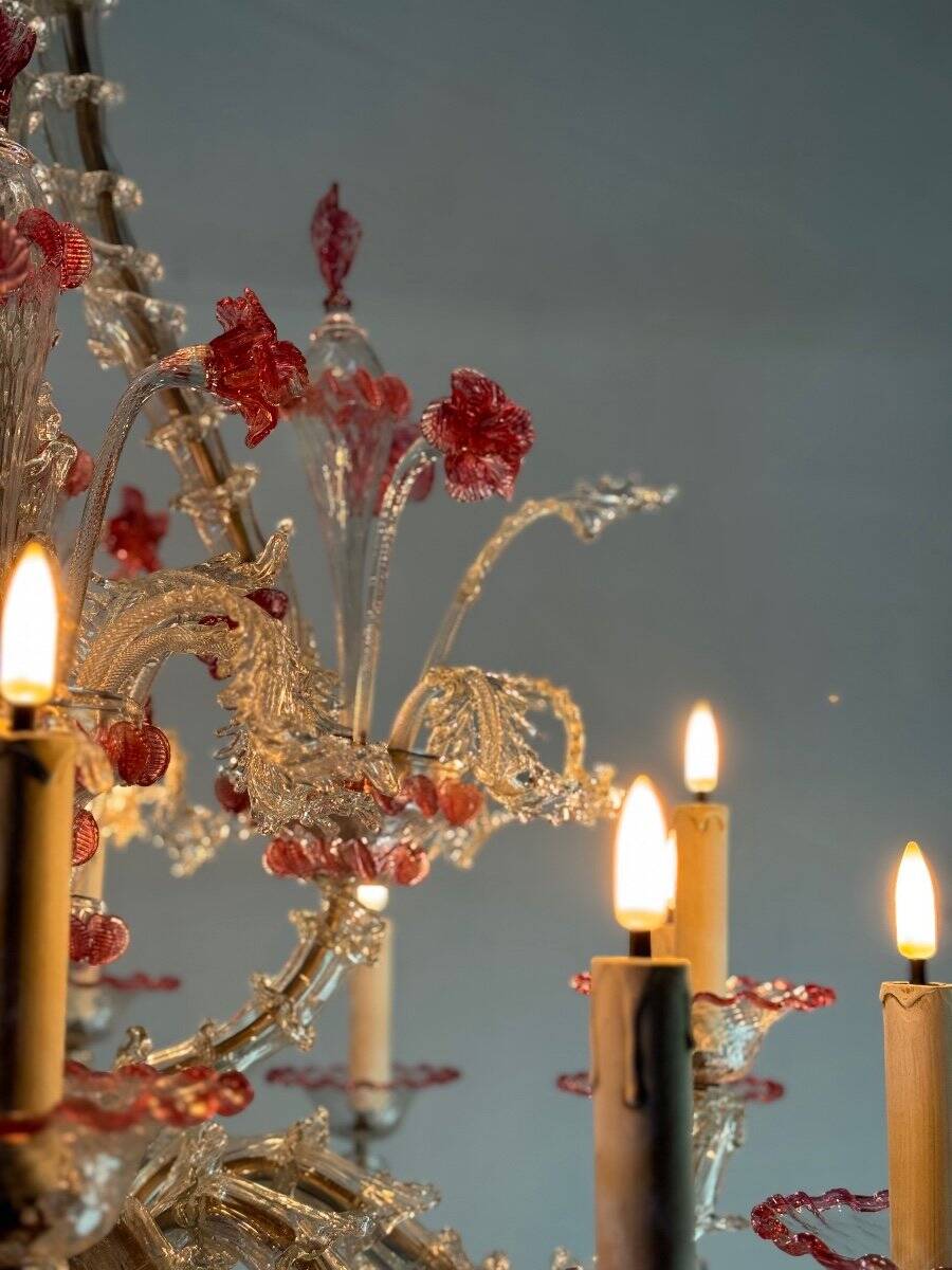 Rezzonico Venetian chandelier in colorless and red Venetian glass, circa 1920
