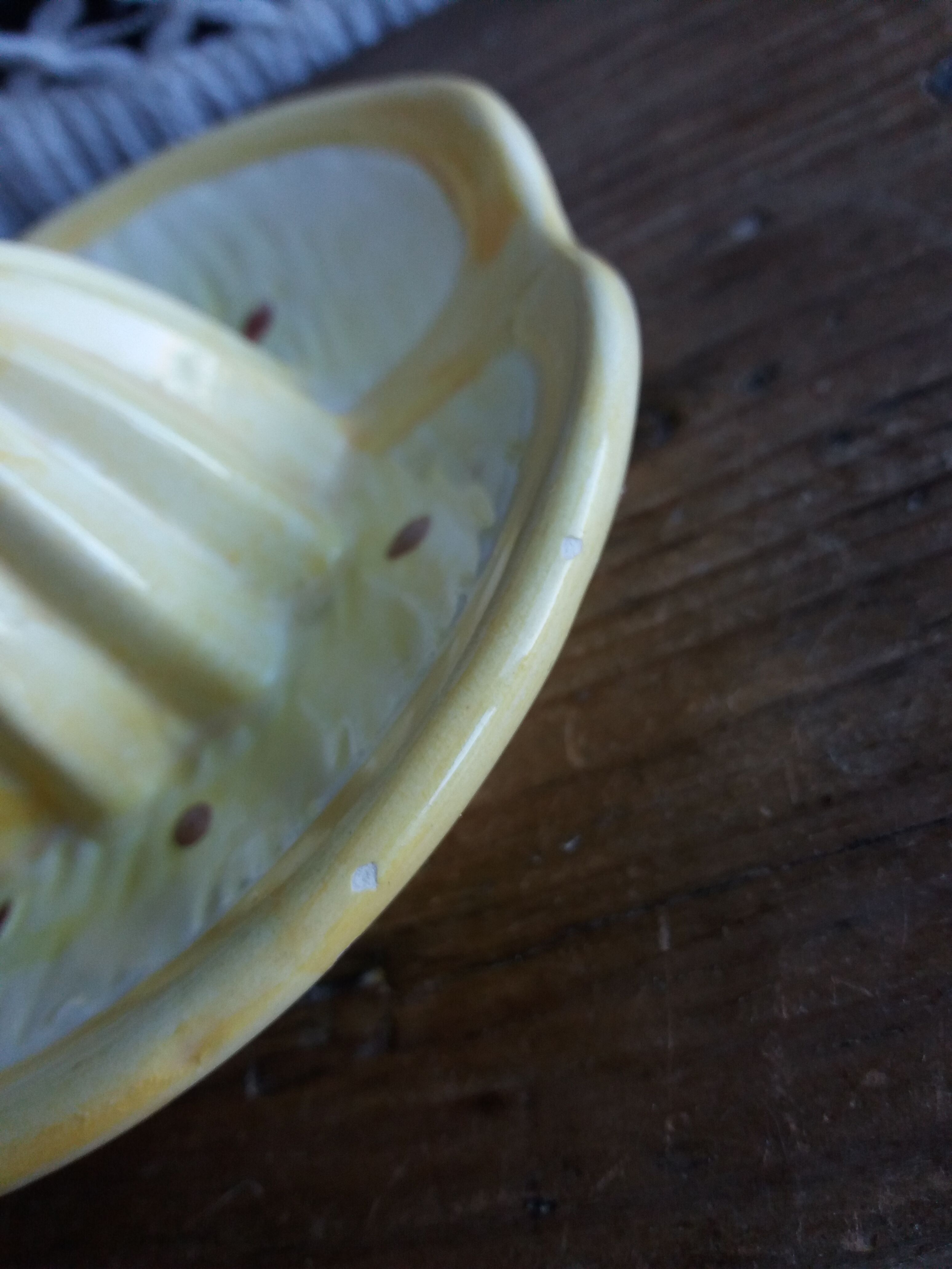 Citrus press lemon in slurry