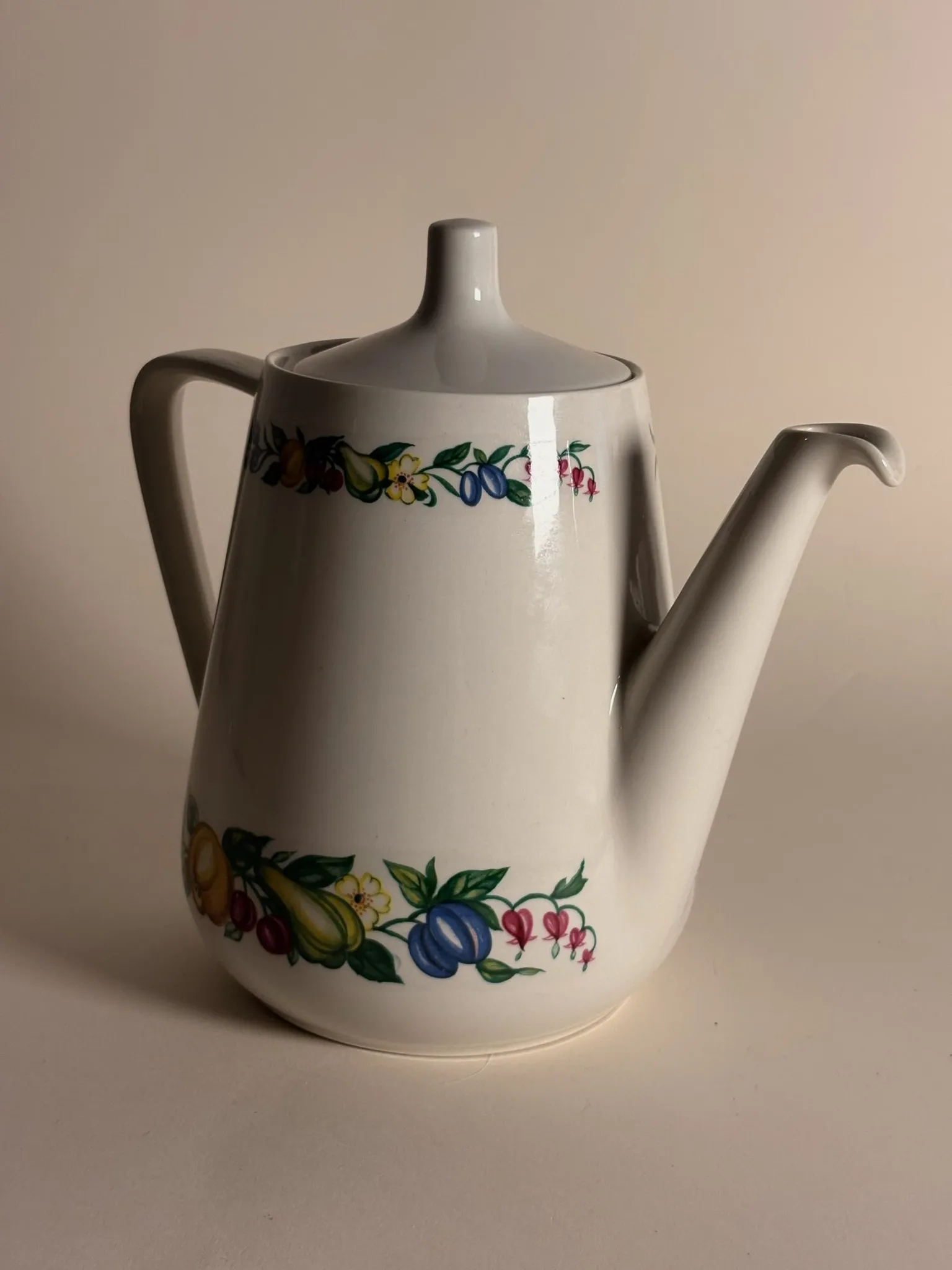 Villeroy & Boch fruit garland coffee pot