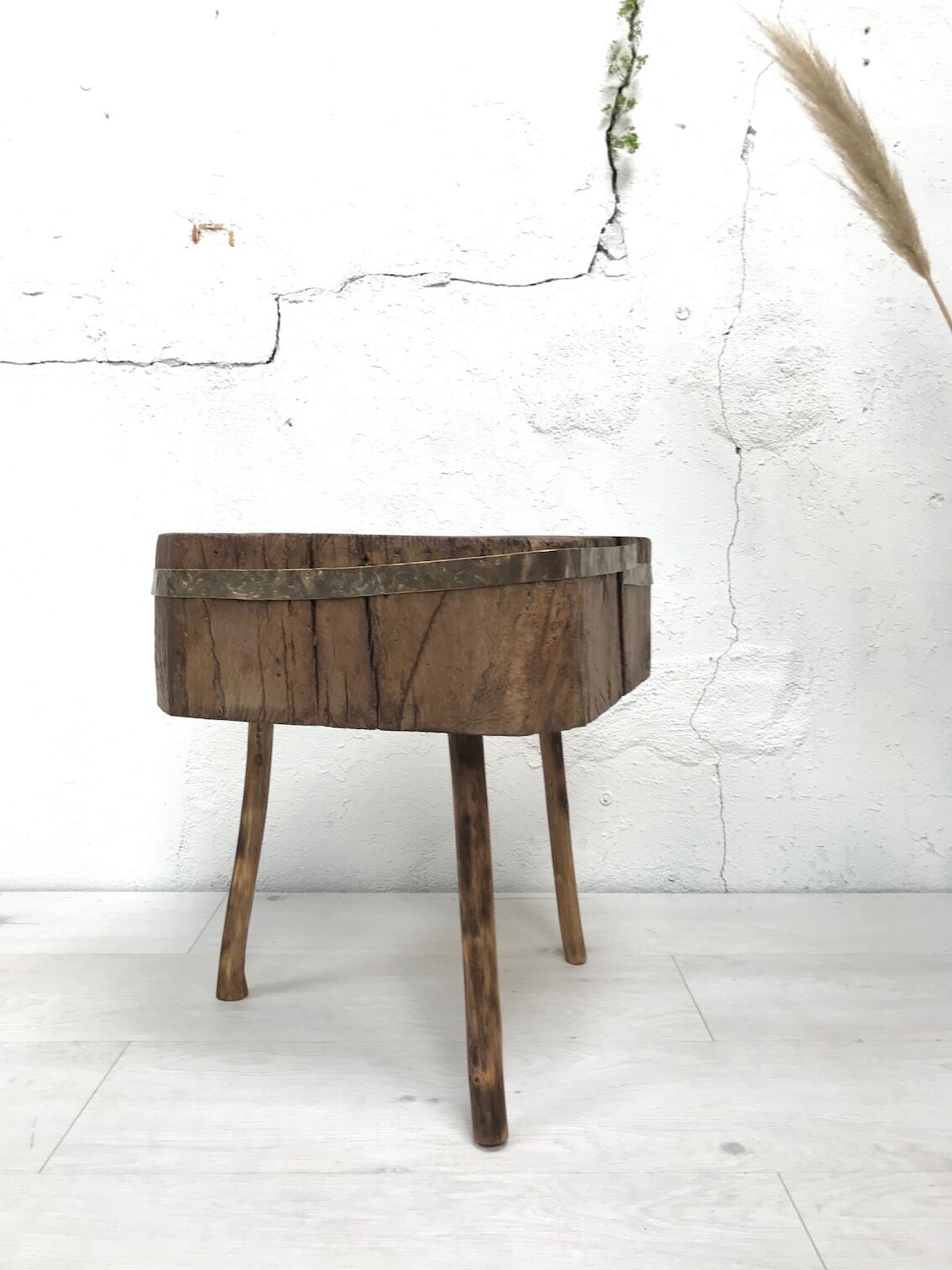 Primitive raw wood bill