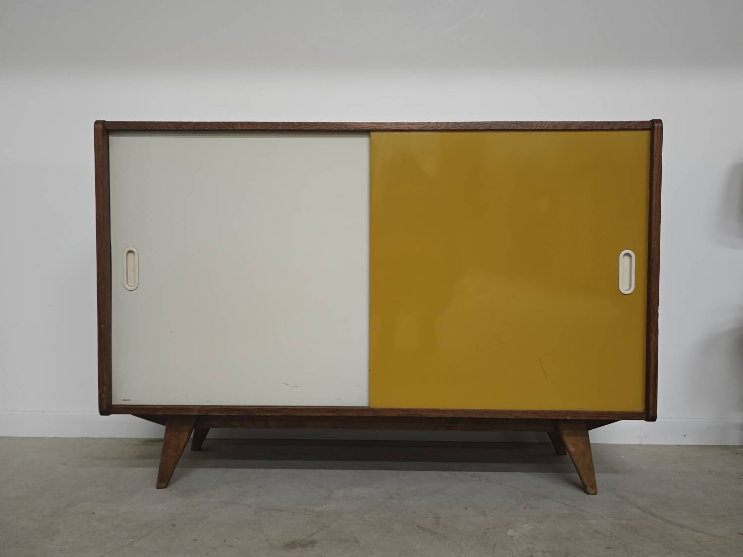 Buffet U 452 yellow by Jiri Jiroutek for Intérier Praha 1960