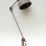 Articulated workshop lamp