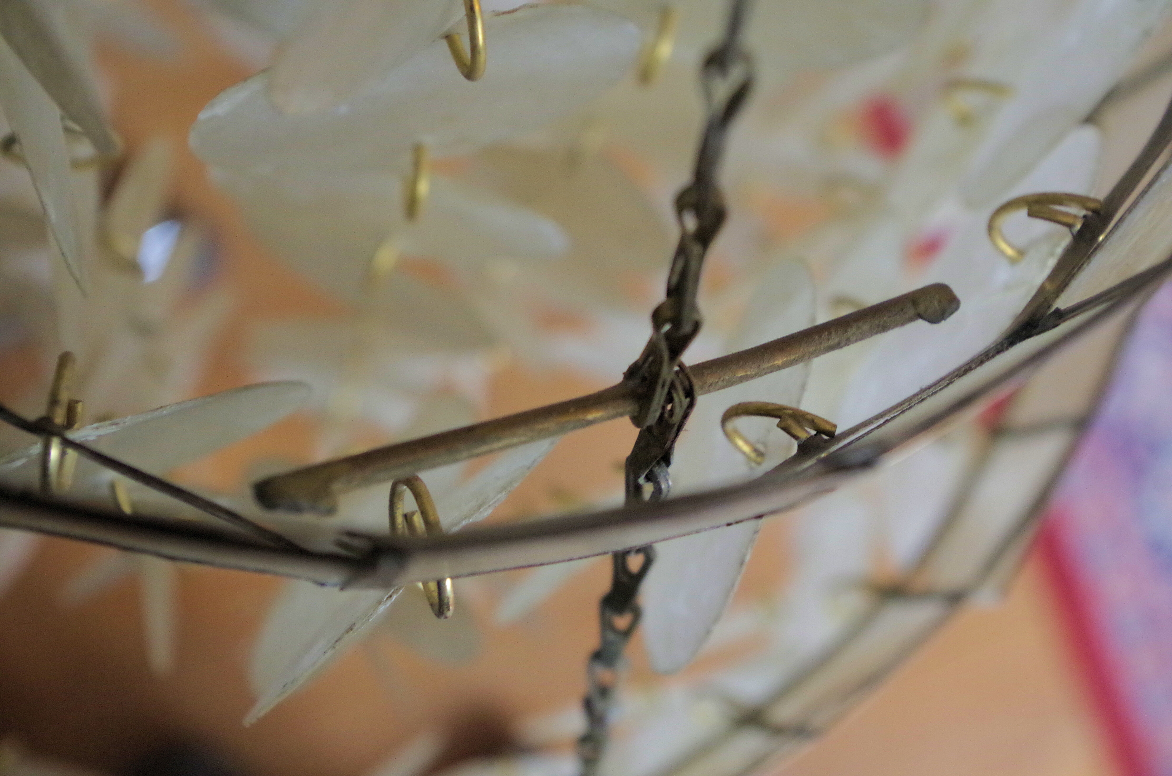 Hanging lamp in brass and mother-of-pearl