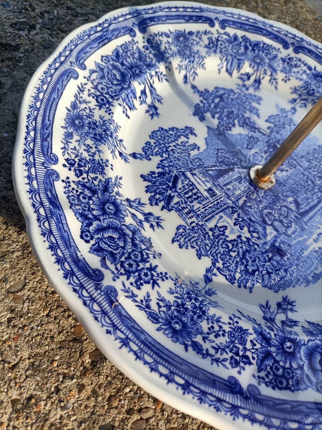Lunéville retro cake stand