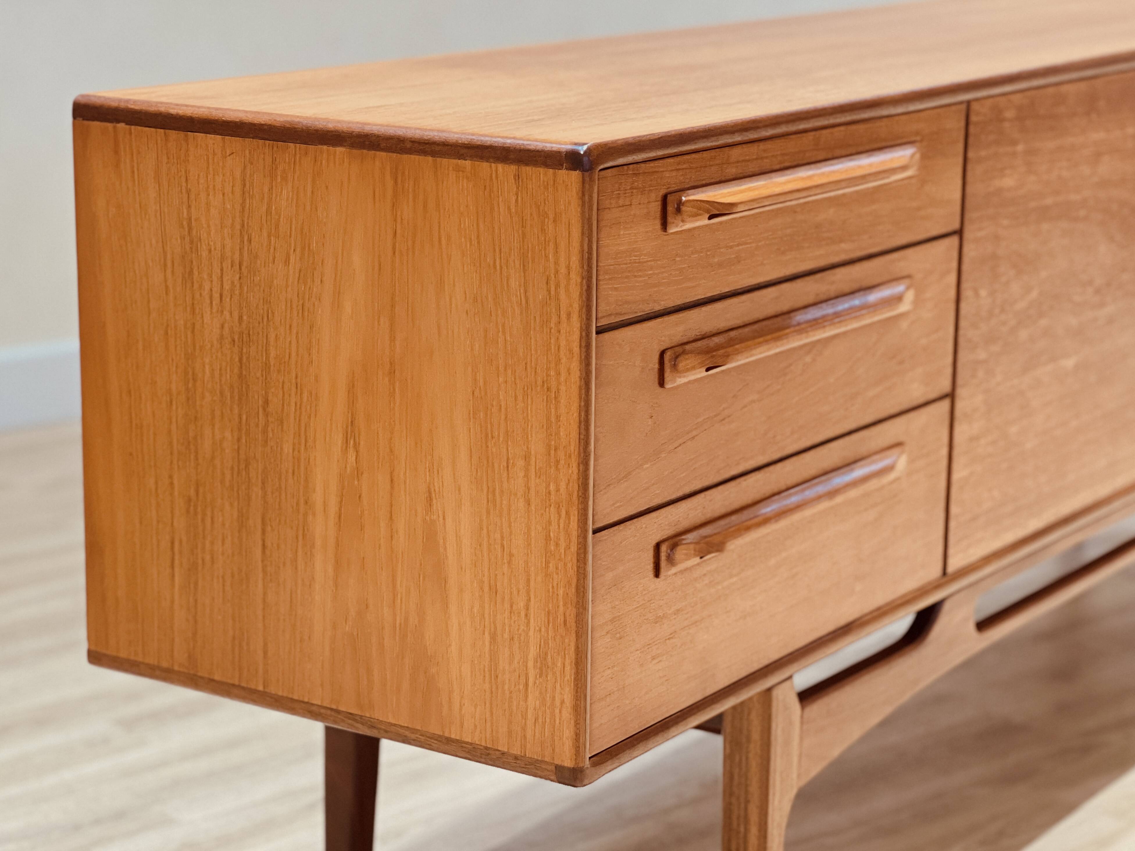 Buffet en teck par Beithcraft