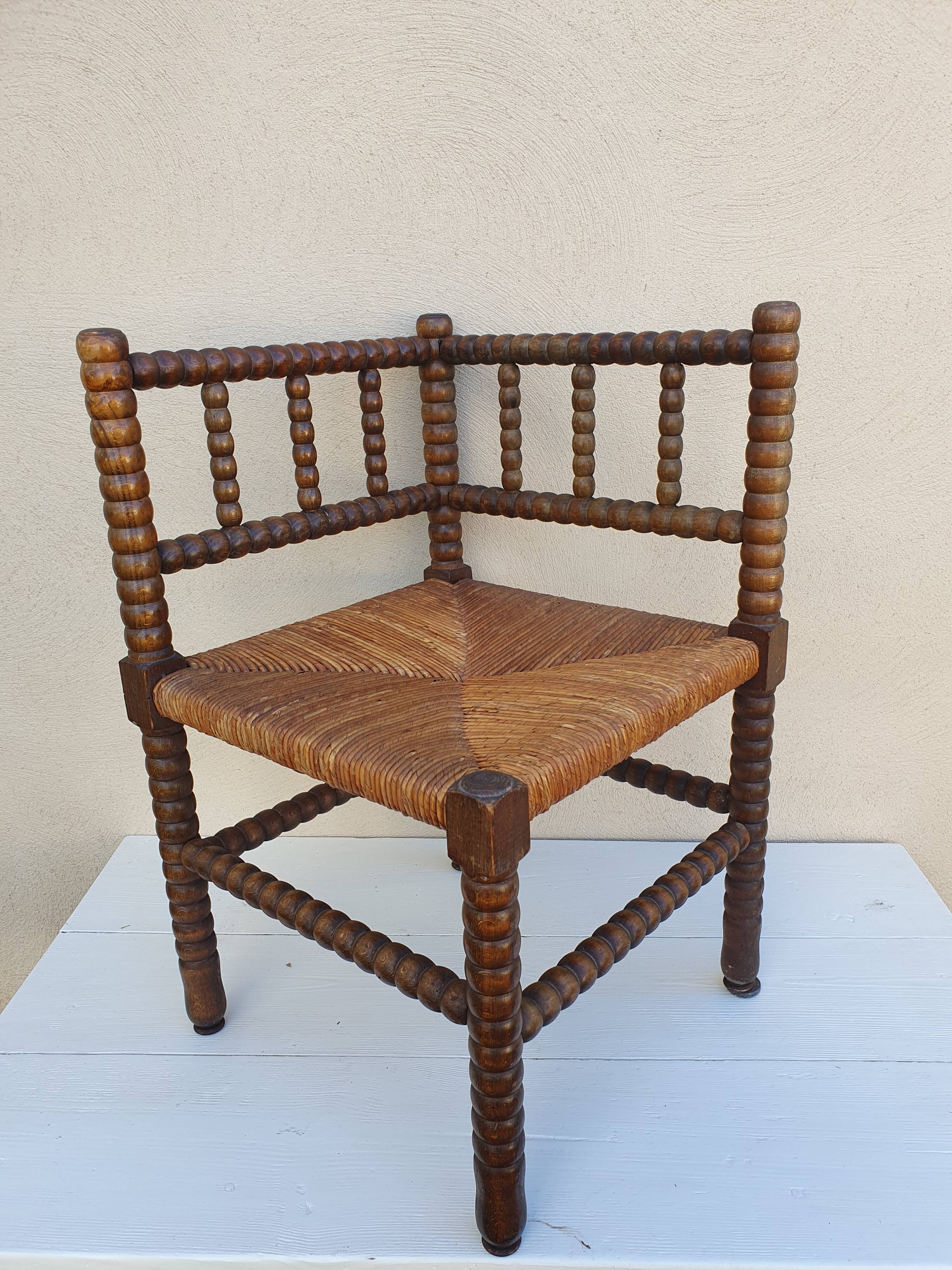 Corner armchair turned rosary style