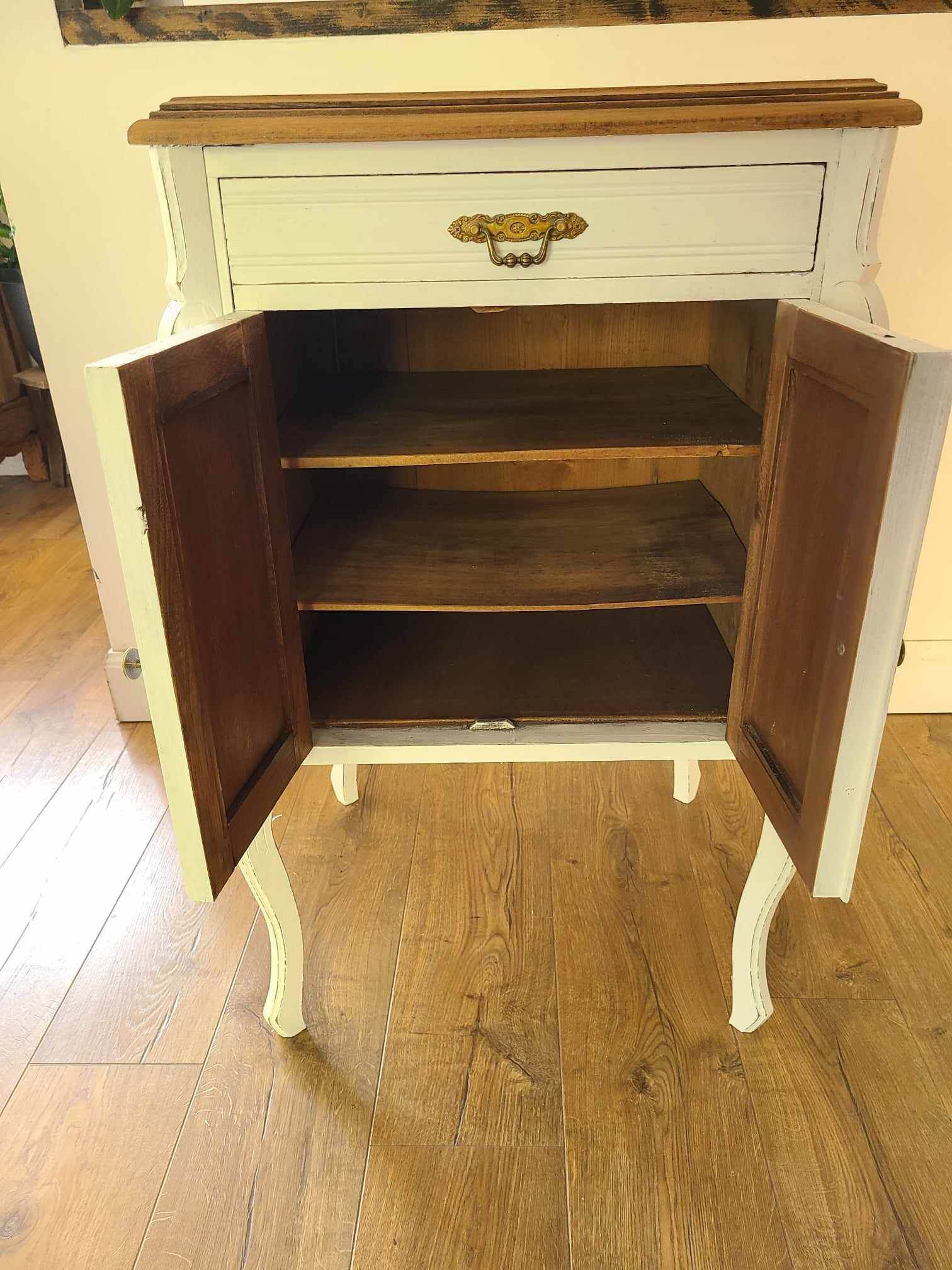 Console chest of drawers