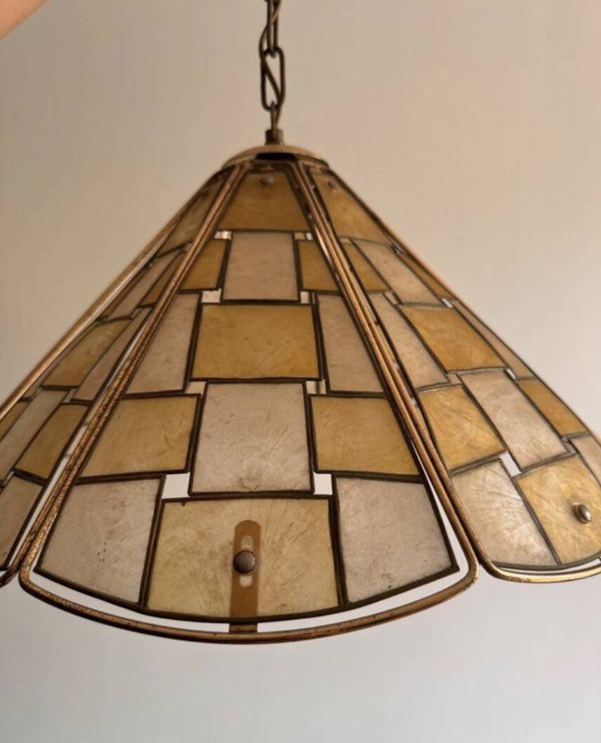 Lustre luminaire nacre vitrail laiton vintage