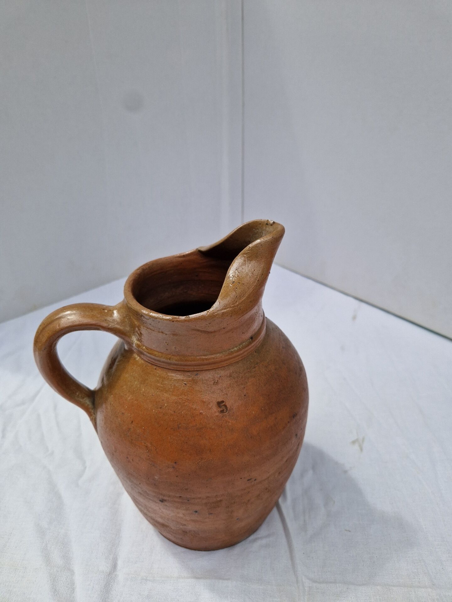 Ancienne cruche de ferme en grès; pichet à eau, vins, cidre... en grès