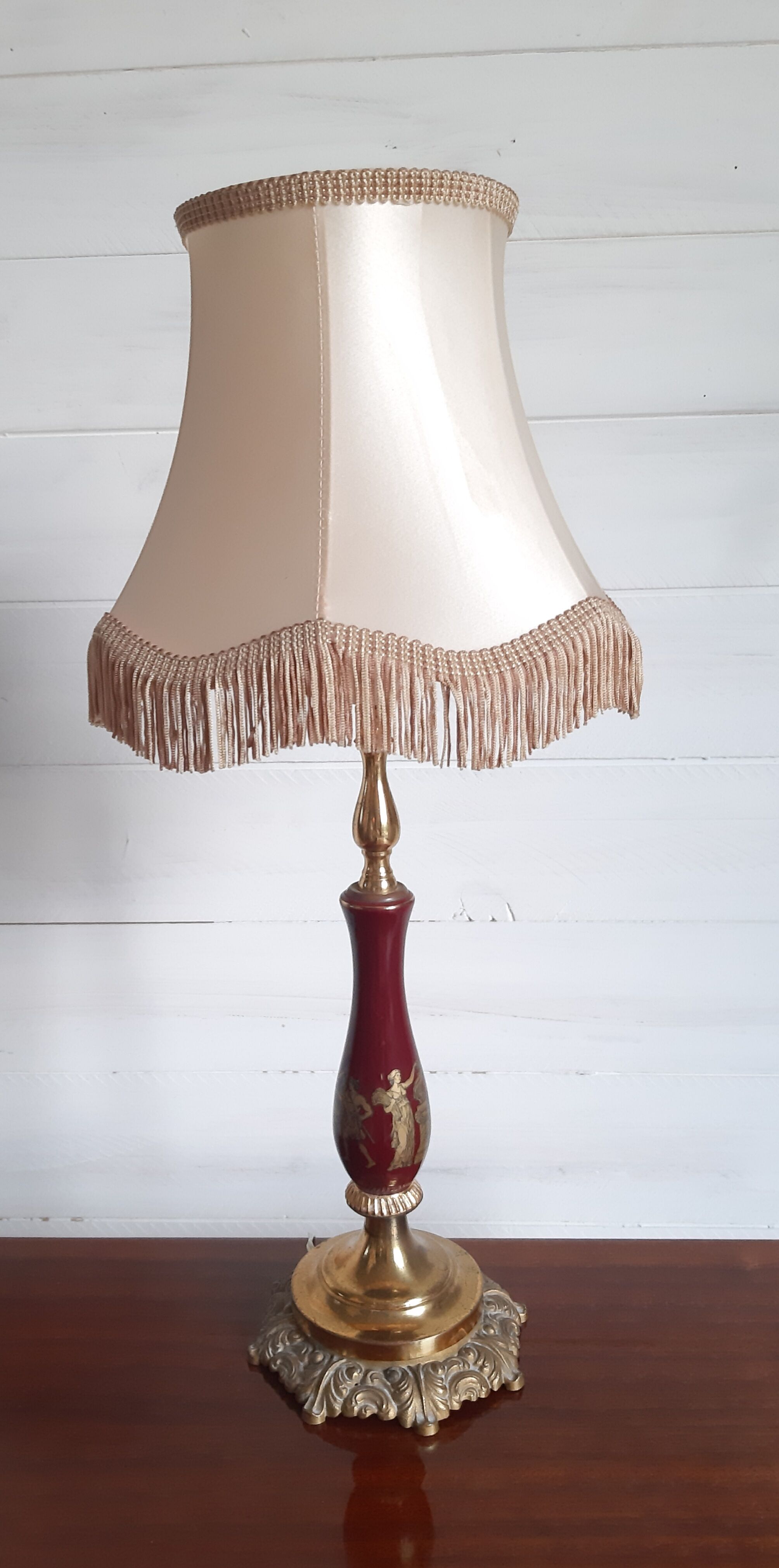 Table lamp